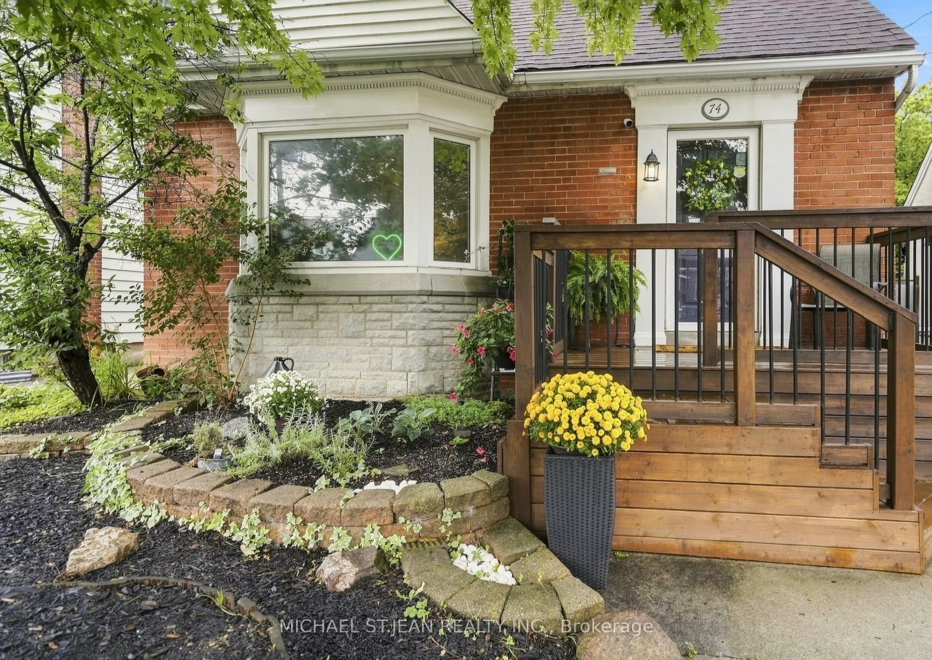 East 12th Street, Hamilton, ON L9A 3X4