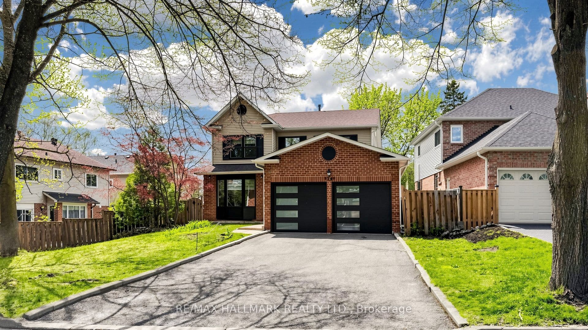 Fieldstone Circle, Pickering, ON L1X 1B9