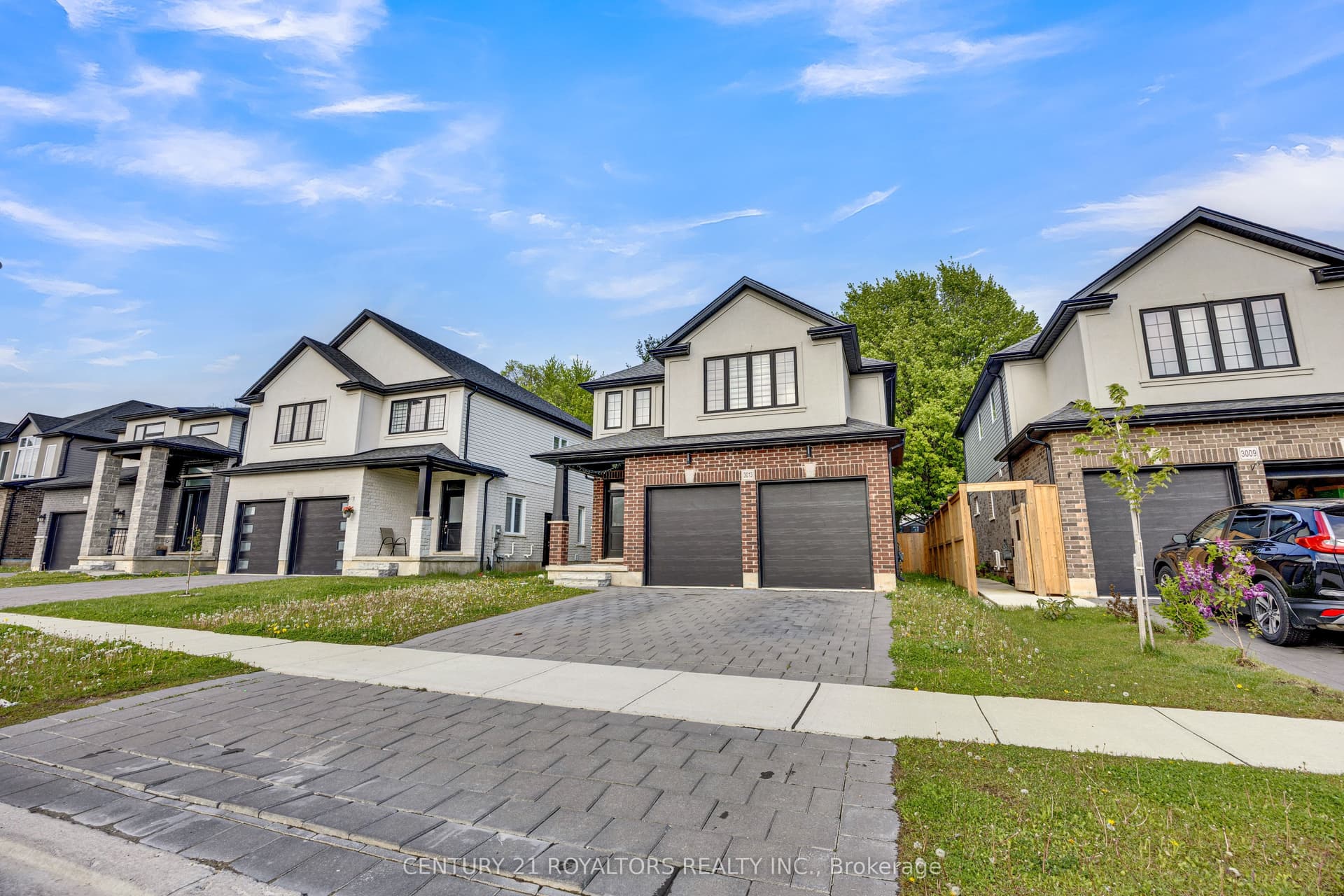 PETTY Road, London South, ON N6L 0H2