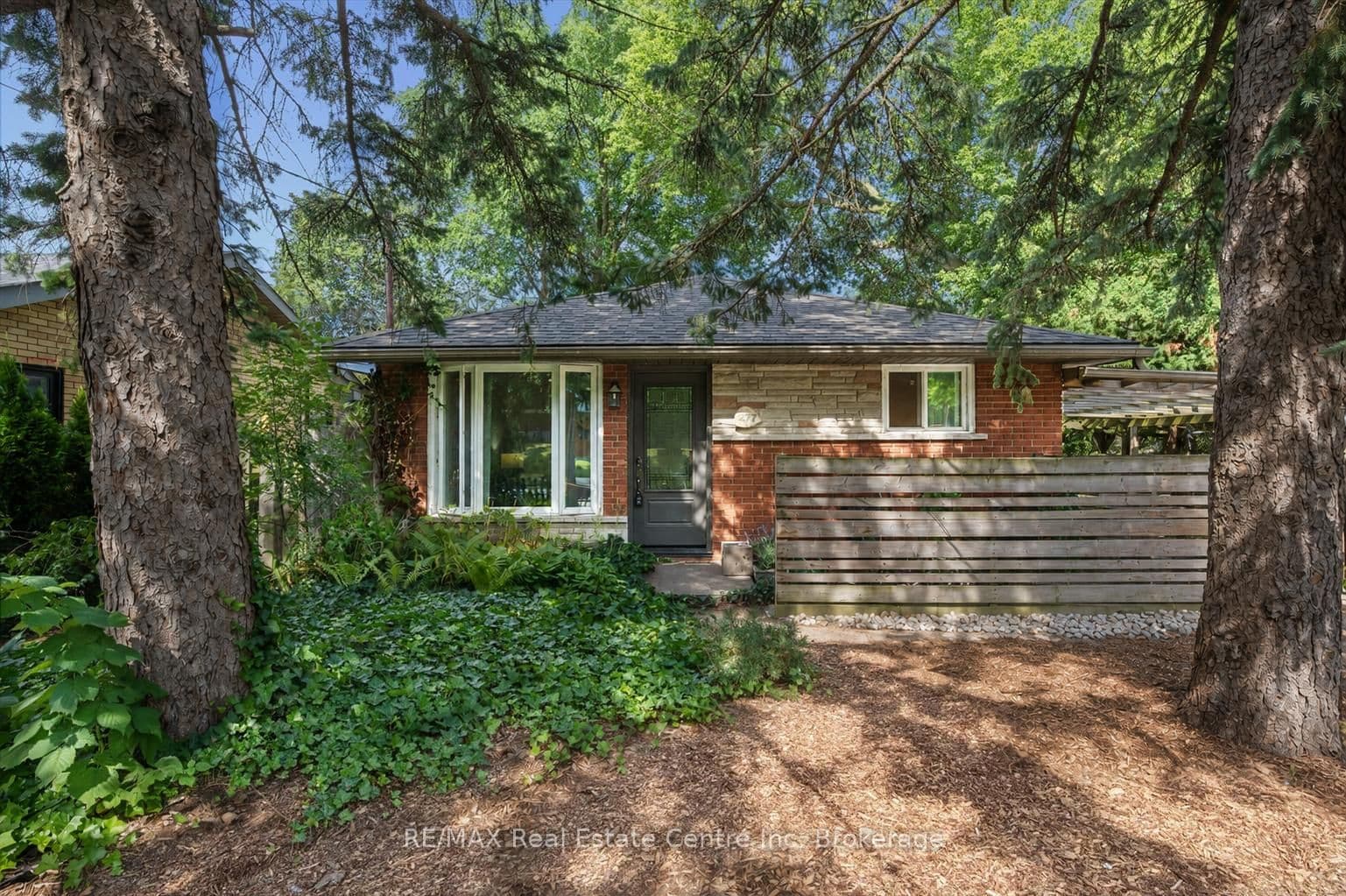 KATHLEEN Street, Guelph, ON N1H 4Y7
