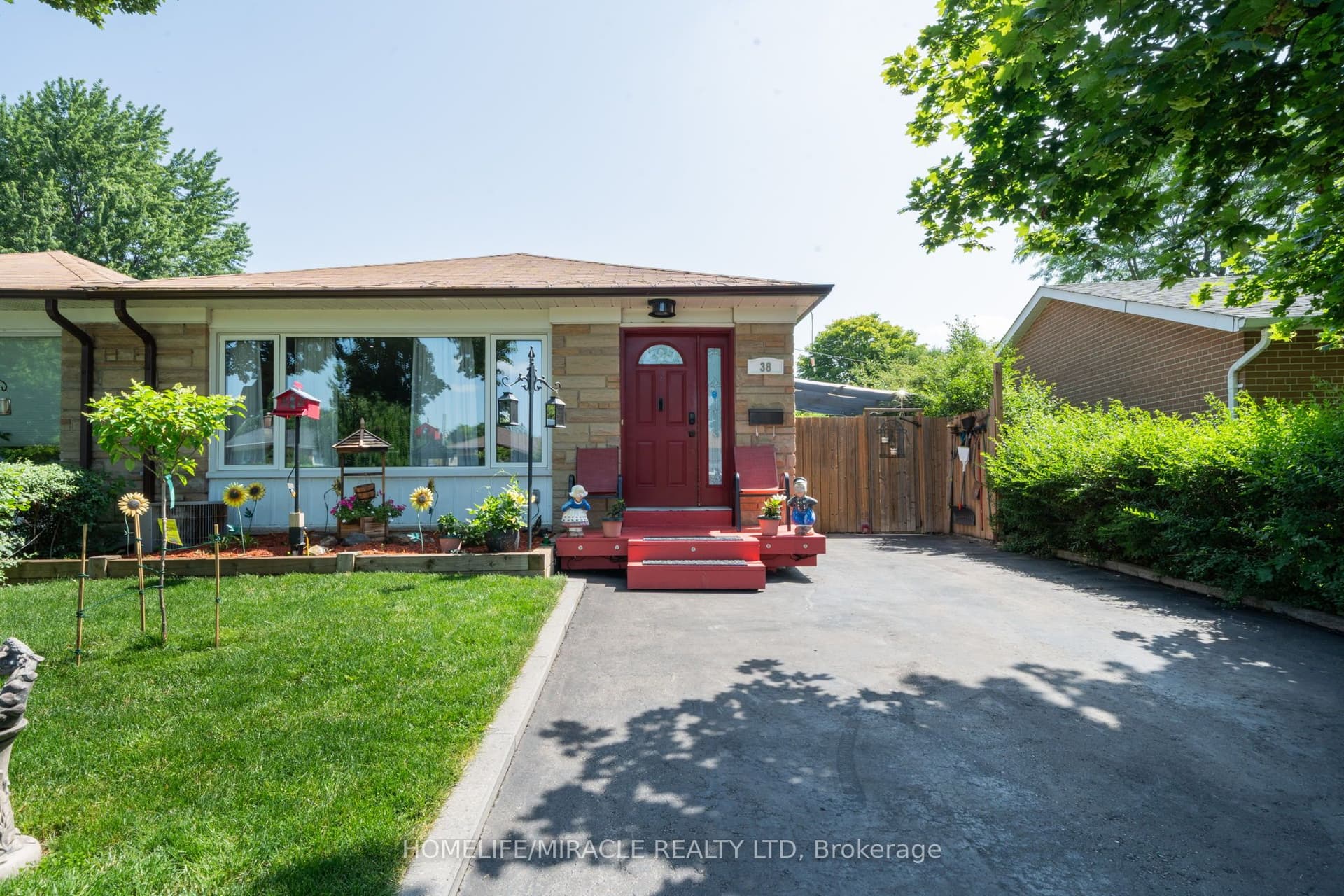 Ascot Avenue, Brampton, ON L6T 2P6