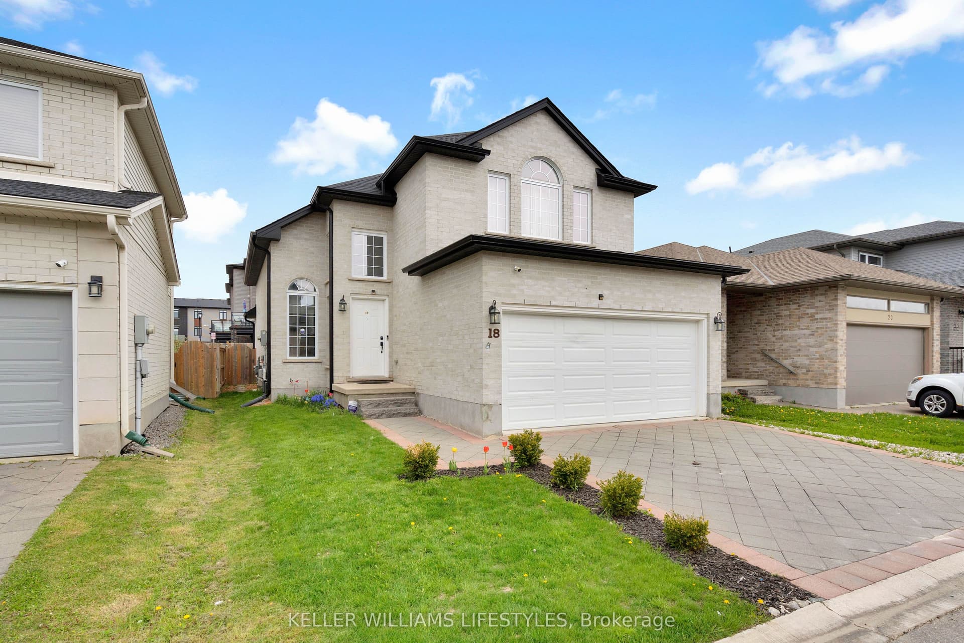 Singleton Avenue 18, London South, ON N6L 0E5