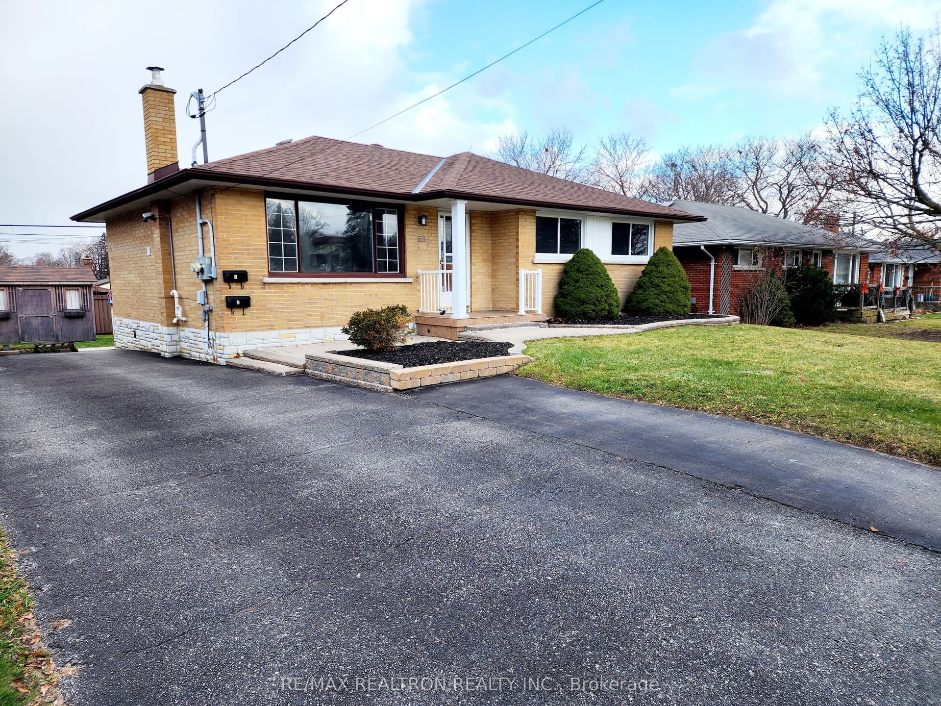 Athabasca Street, Oshawa, ON L1H 7H6