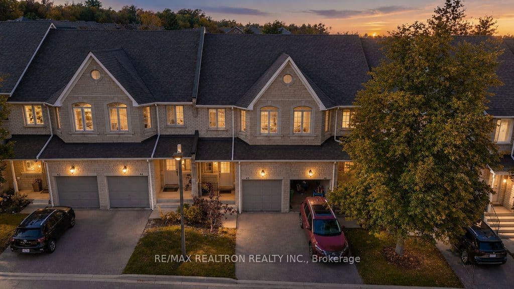 Palmerston Crescent 45, Mississauga, ON L5M 6C7