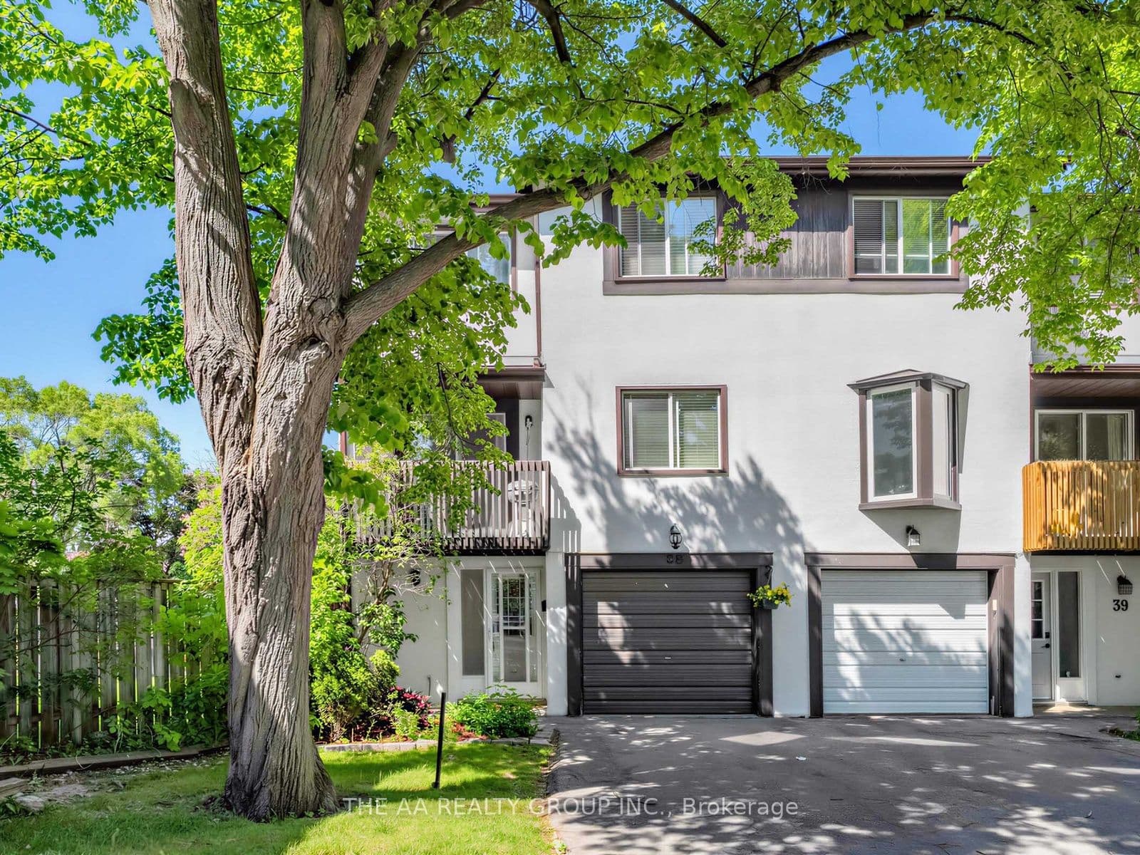 Aquitaine Avenue 38, Mississauga, ON L5N 1V5