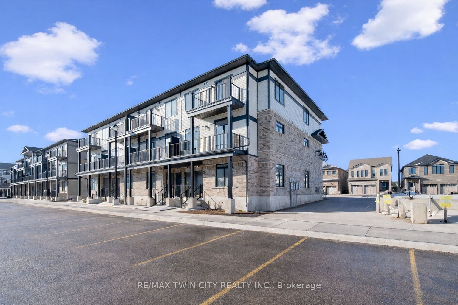 Lomond Lane, Kitchener, ON N2R 0T6