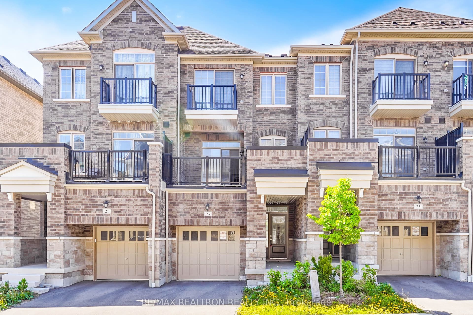 Kingfisher Way, Whitby, ON L1P 0K3