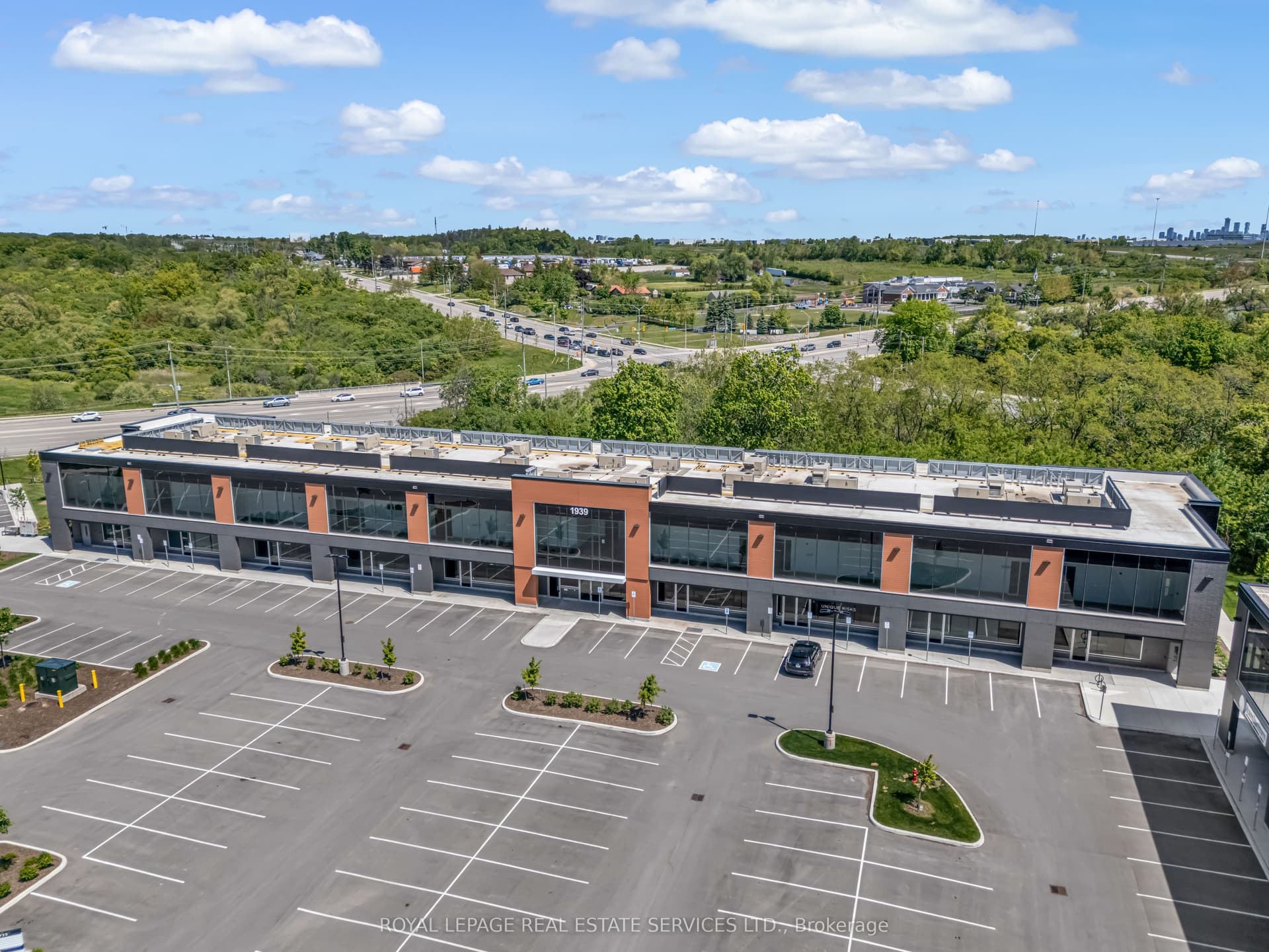Ironoak Way 206, Oakville, ON L6H 0N1