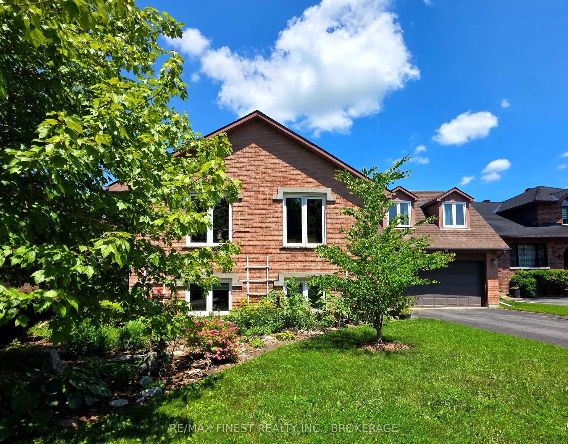 Old Oak Road, Kingston, ON K7M 7C3