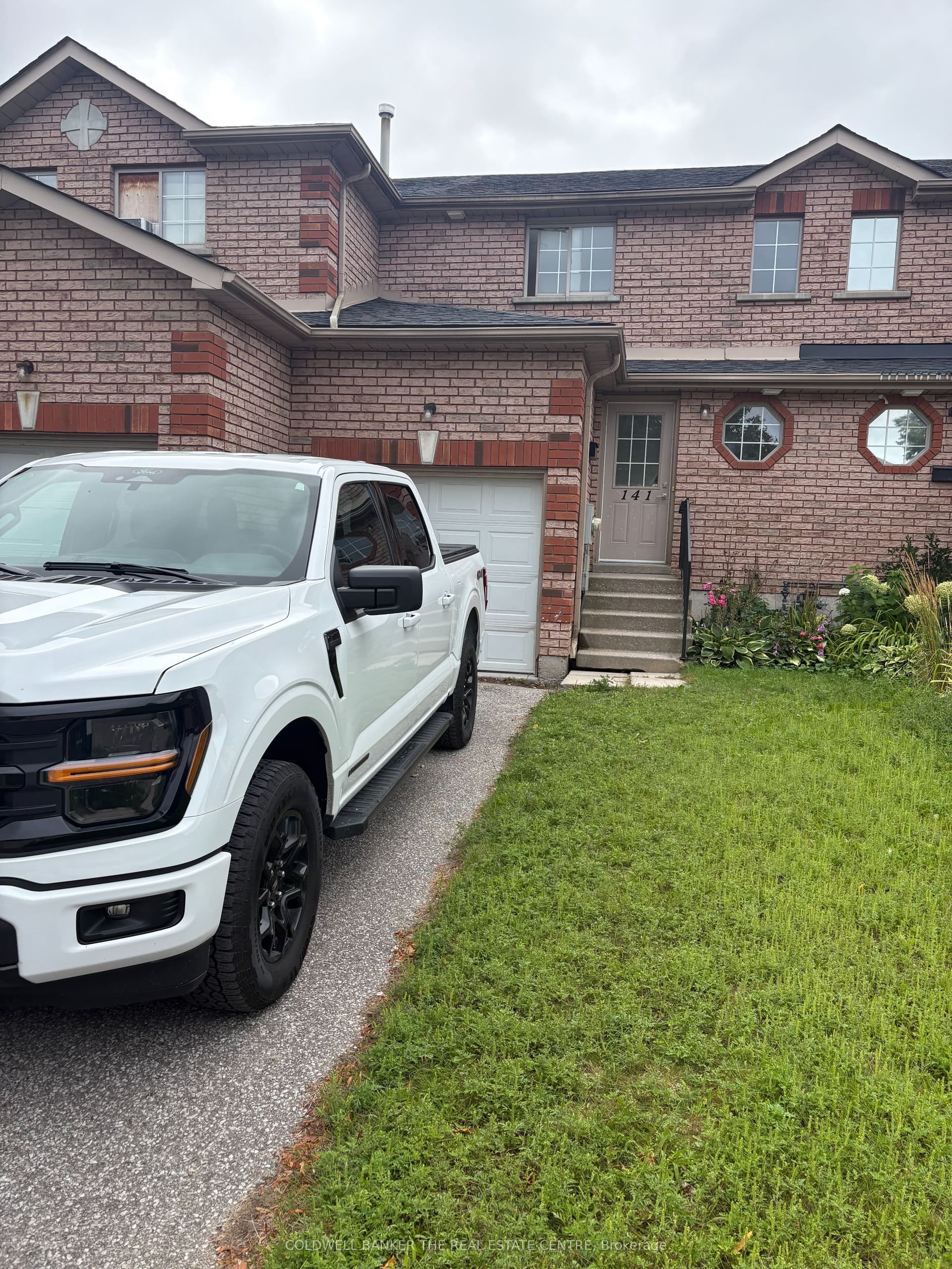 Black Cherry Crescent, Barrie, ON L4N 9L1