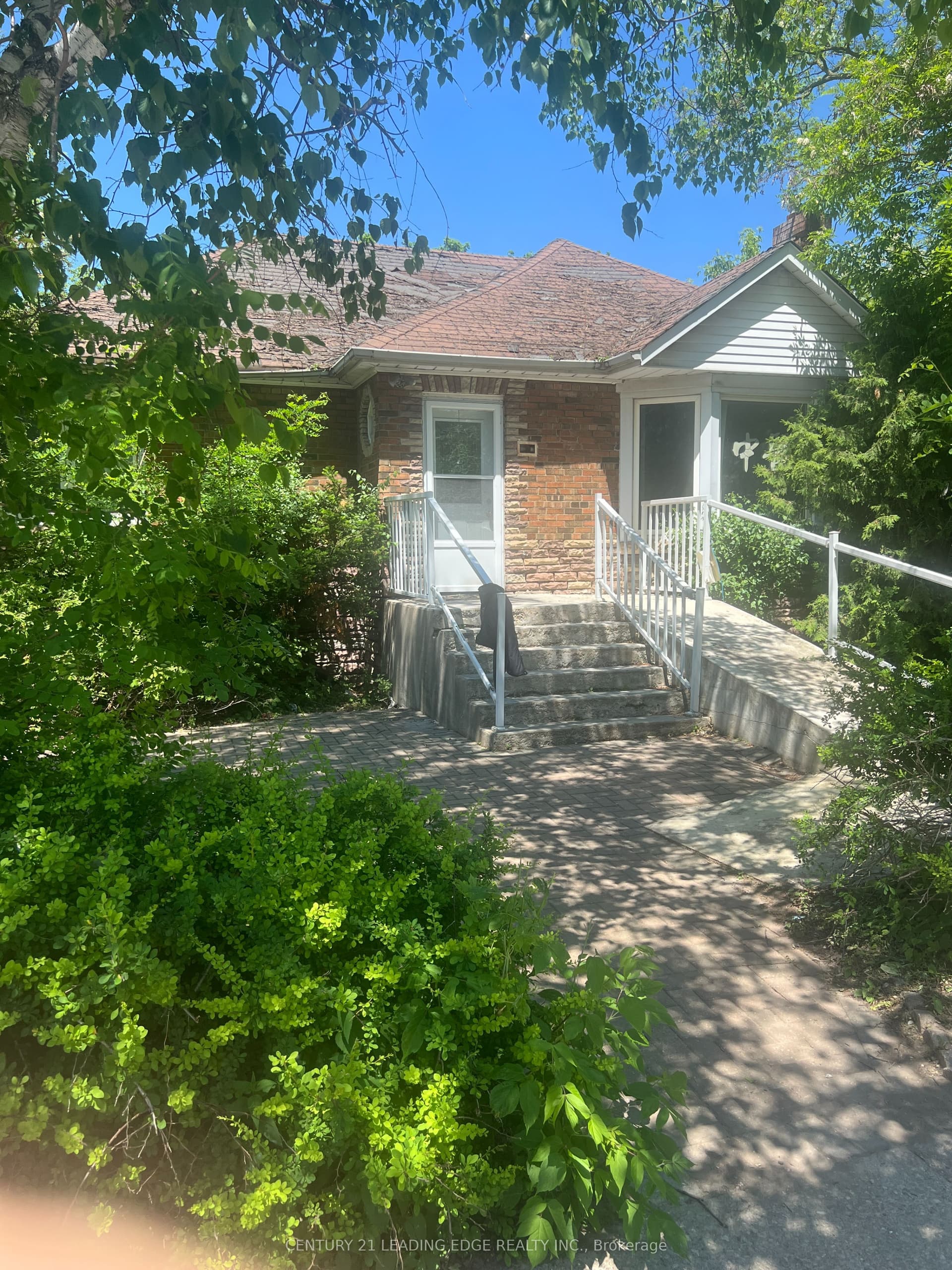 Finch Avenue E, Toronto C14, ON M2N 4S2