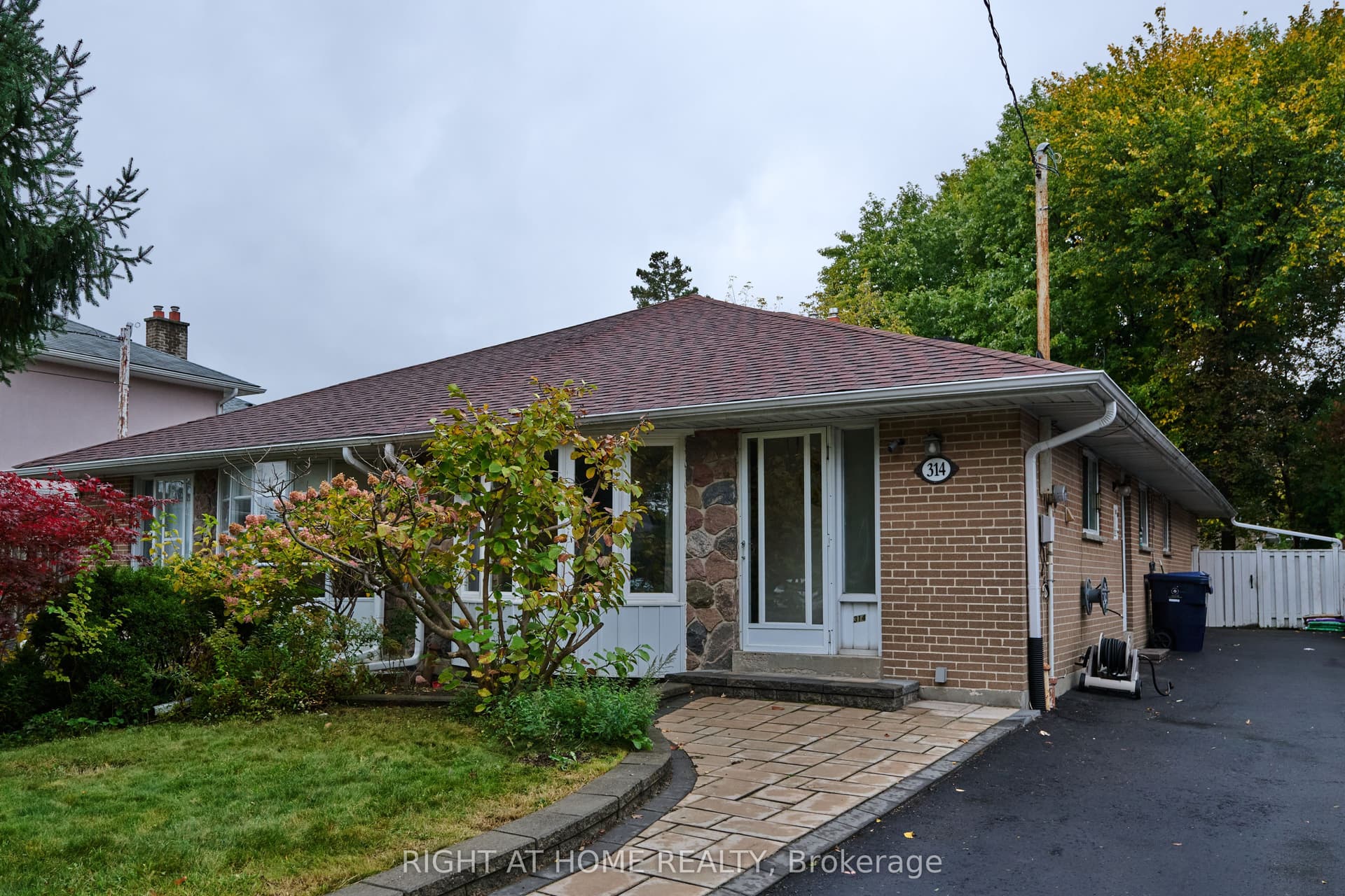 Dudley Avenue, Toronto, ON M2N 4X5