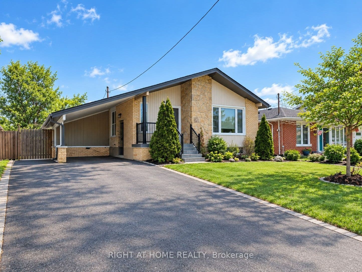 San Remo Drive upper, Hamilton, ON L9C 5N3
