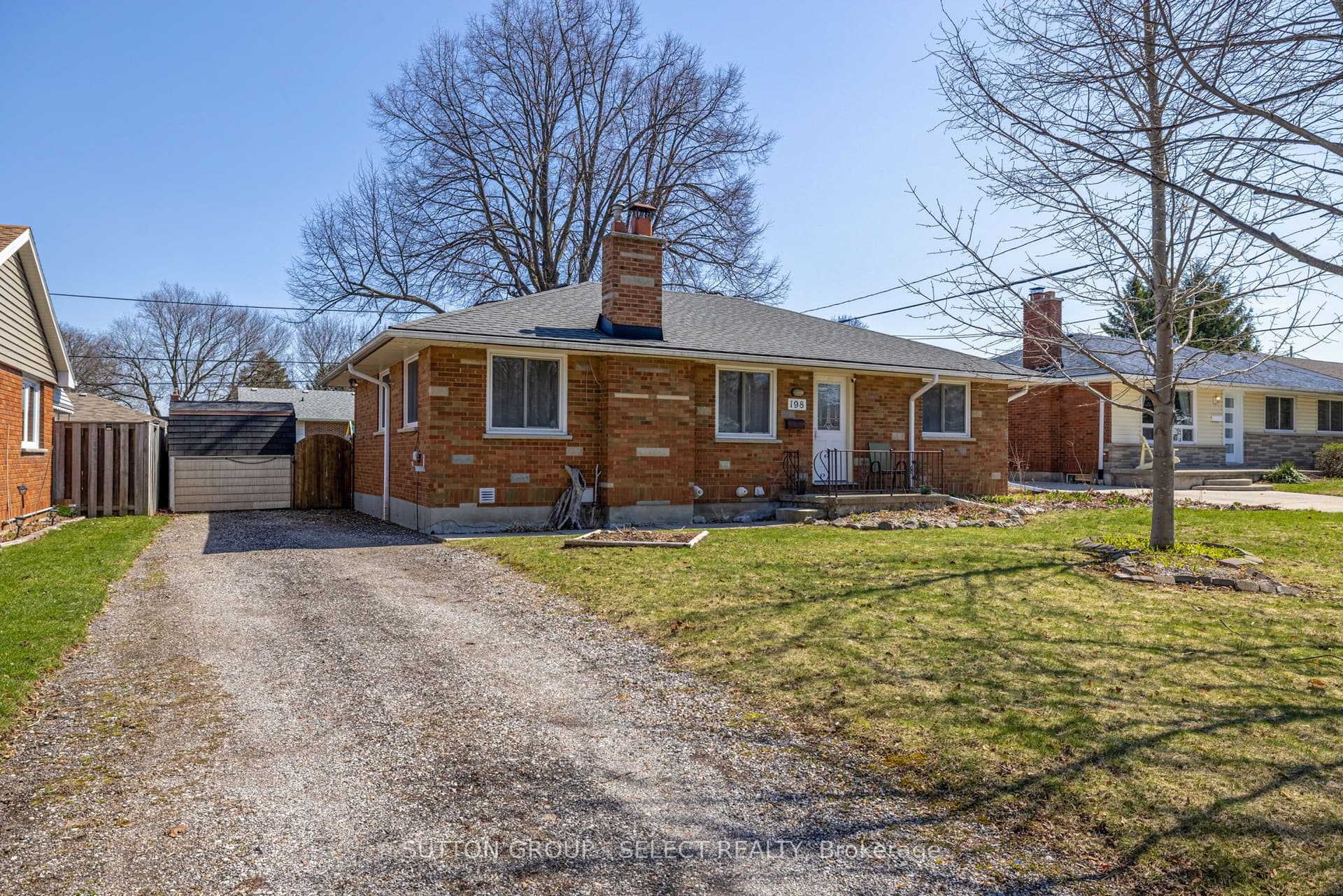 Arlington Crescent, London South, ON N5Z 3E1