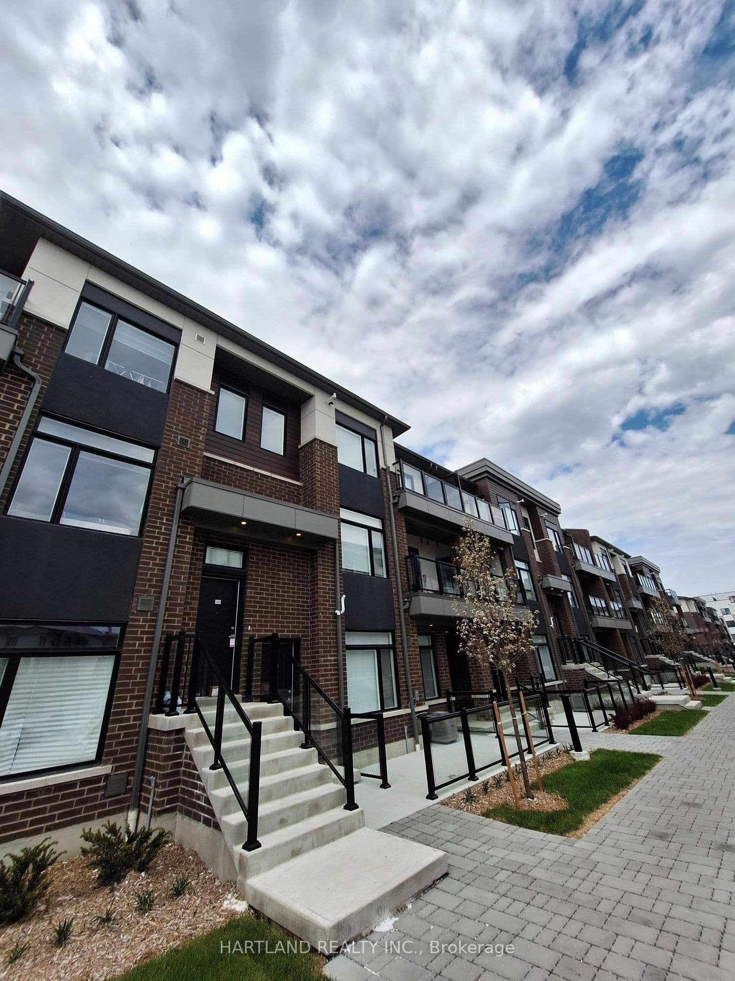 Dersan Street 1409, Pickering, ON L1X 0S9