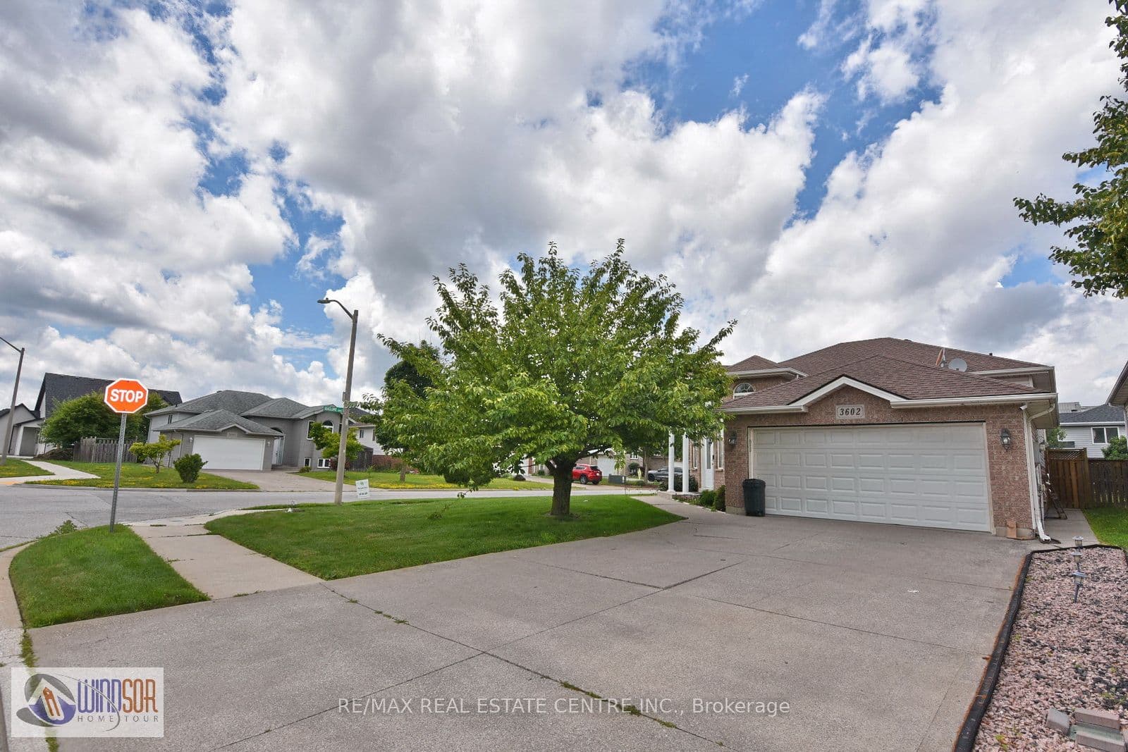Holburn Street, Windsor, ON N9E 4V4