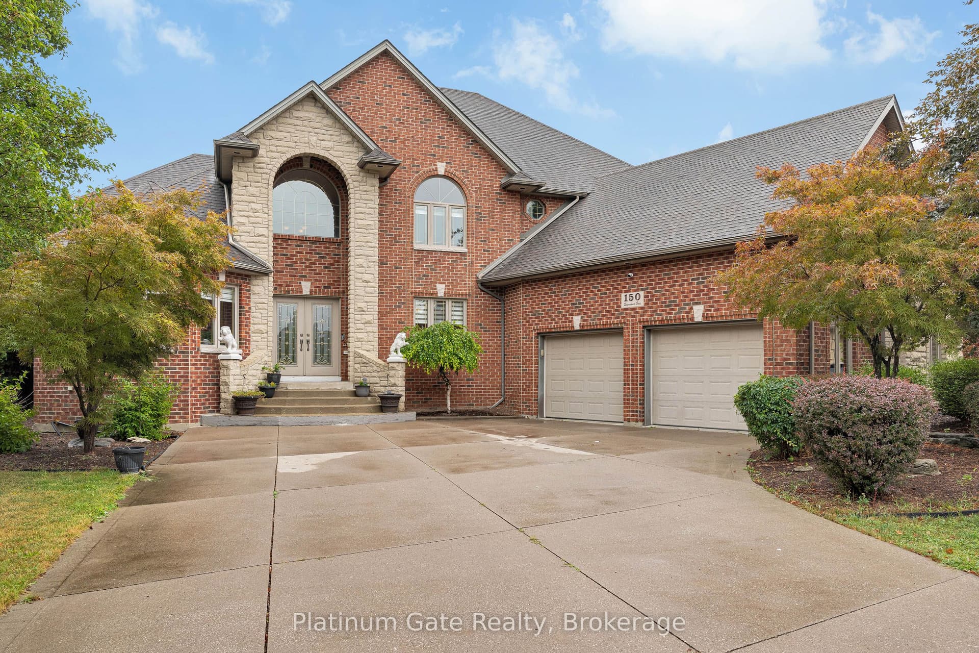 Seymour Crescent, Lakeshore, ON N8N 4X9