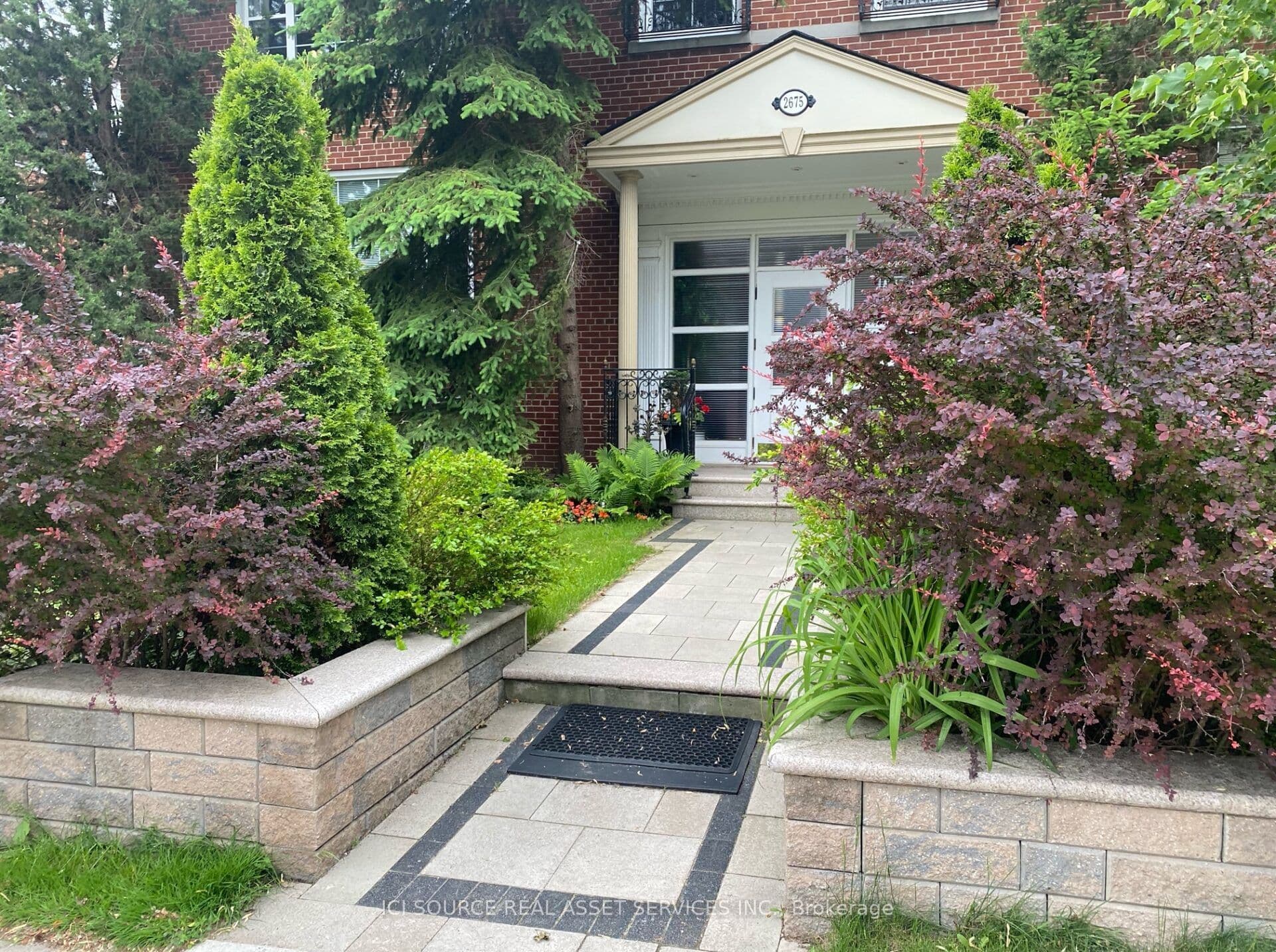 Bloor Street W 12, Toronto, ON M8X 1A4