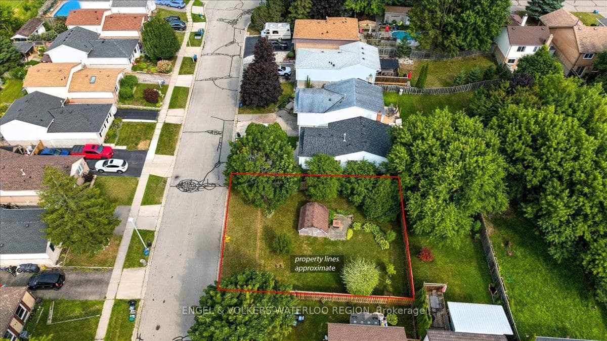 Bradbury Crescent, Cambridge, ON N1R 7A3