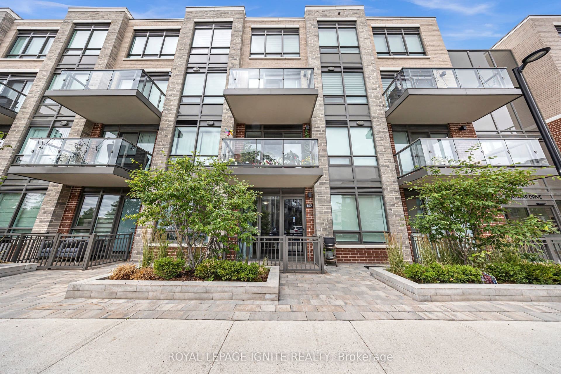 Attmar Drive 152, Brampton, ON L6P 0Y6