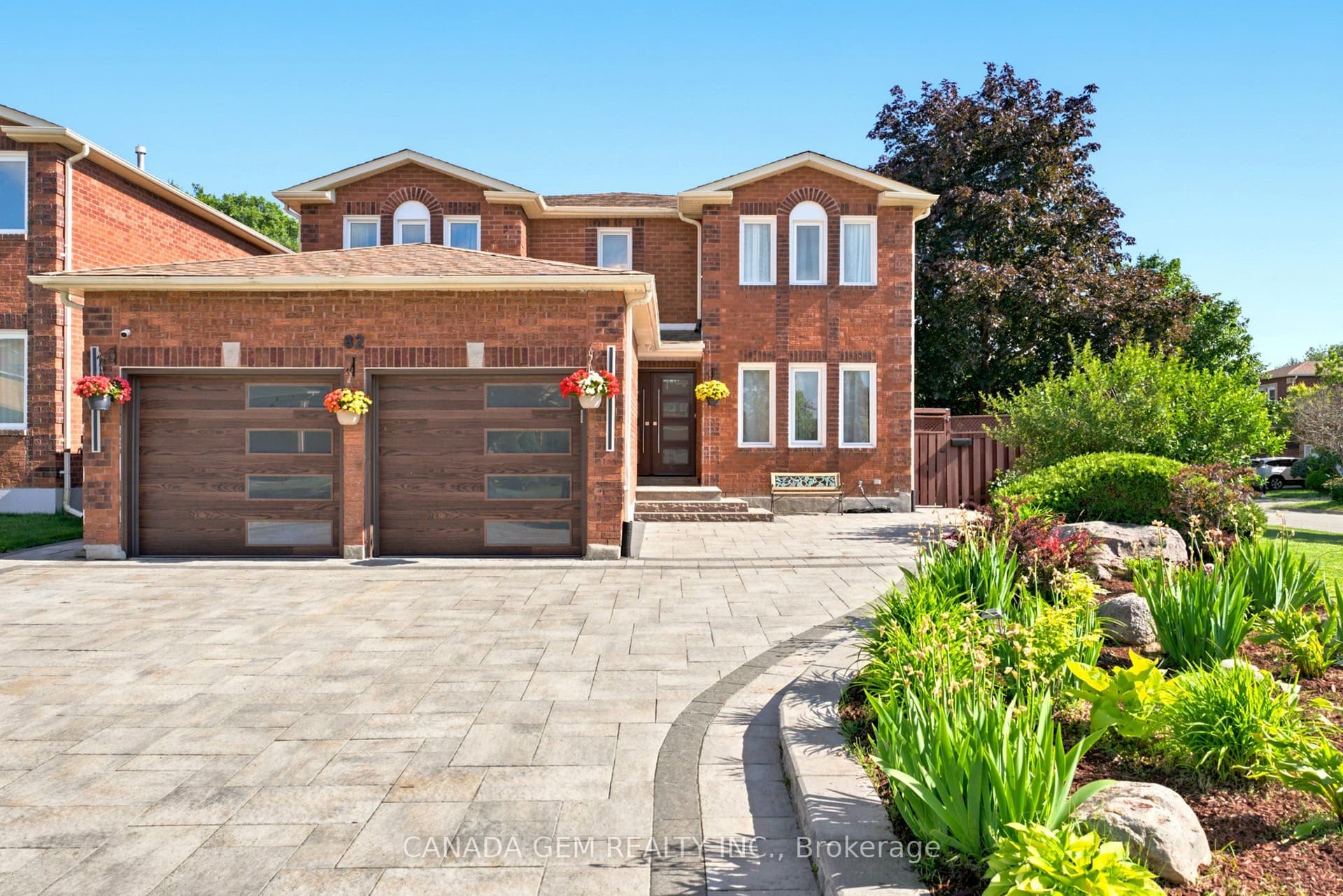 Justus Drive, Richmond Hill, ON L4C 0A1