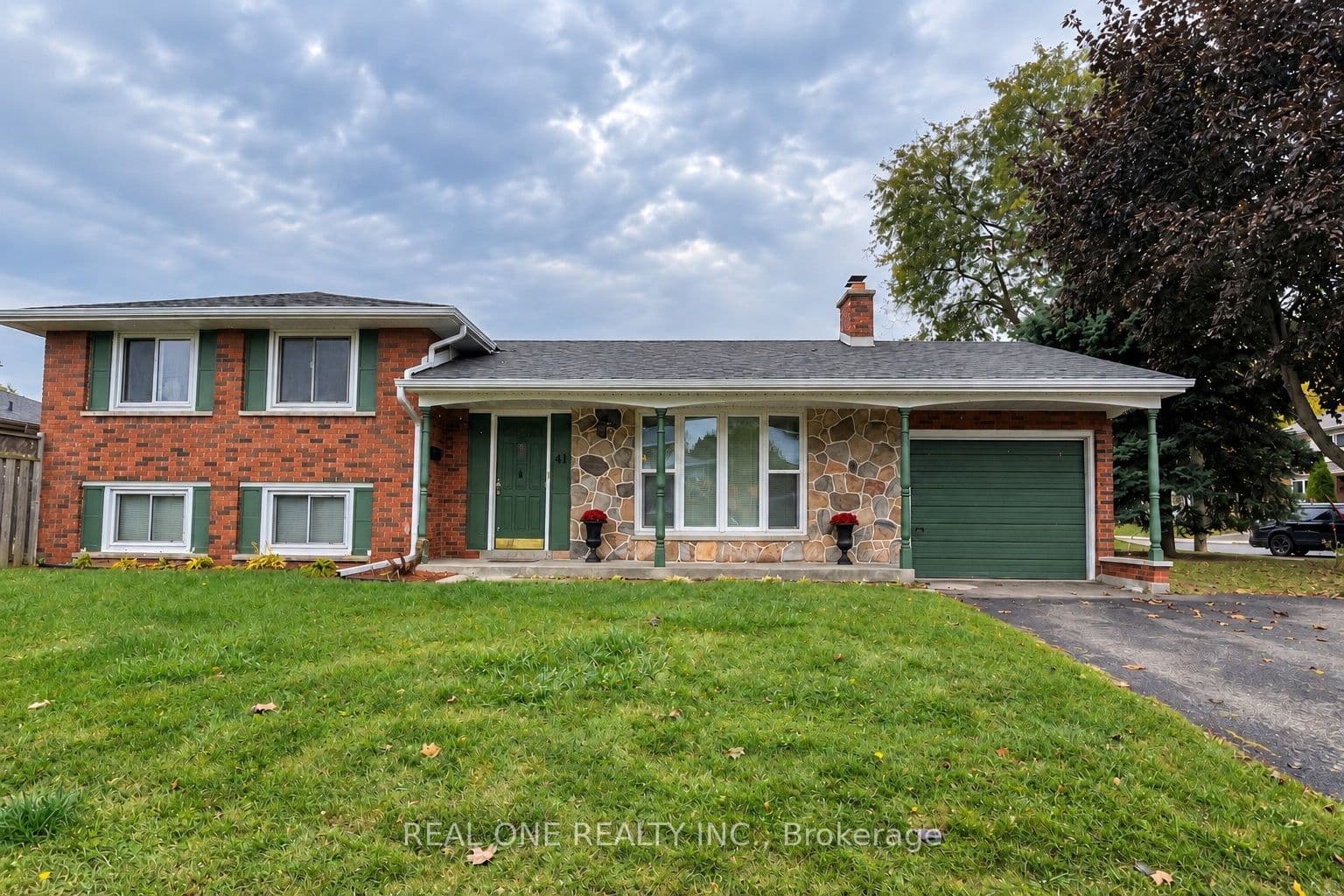 Marlowe Drive Upper, Hamilton, ON L9C 2H7