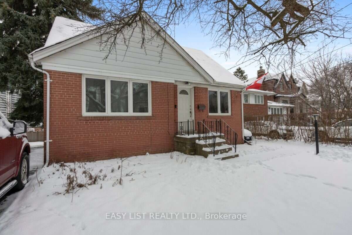 Churchill Avenue, Toronto, ON M2N 1Y6