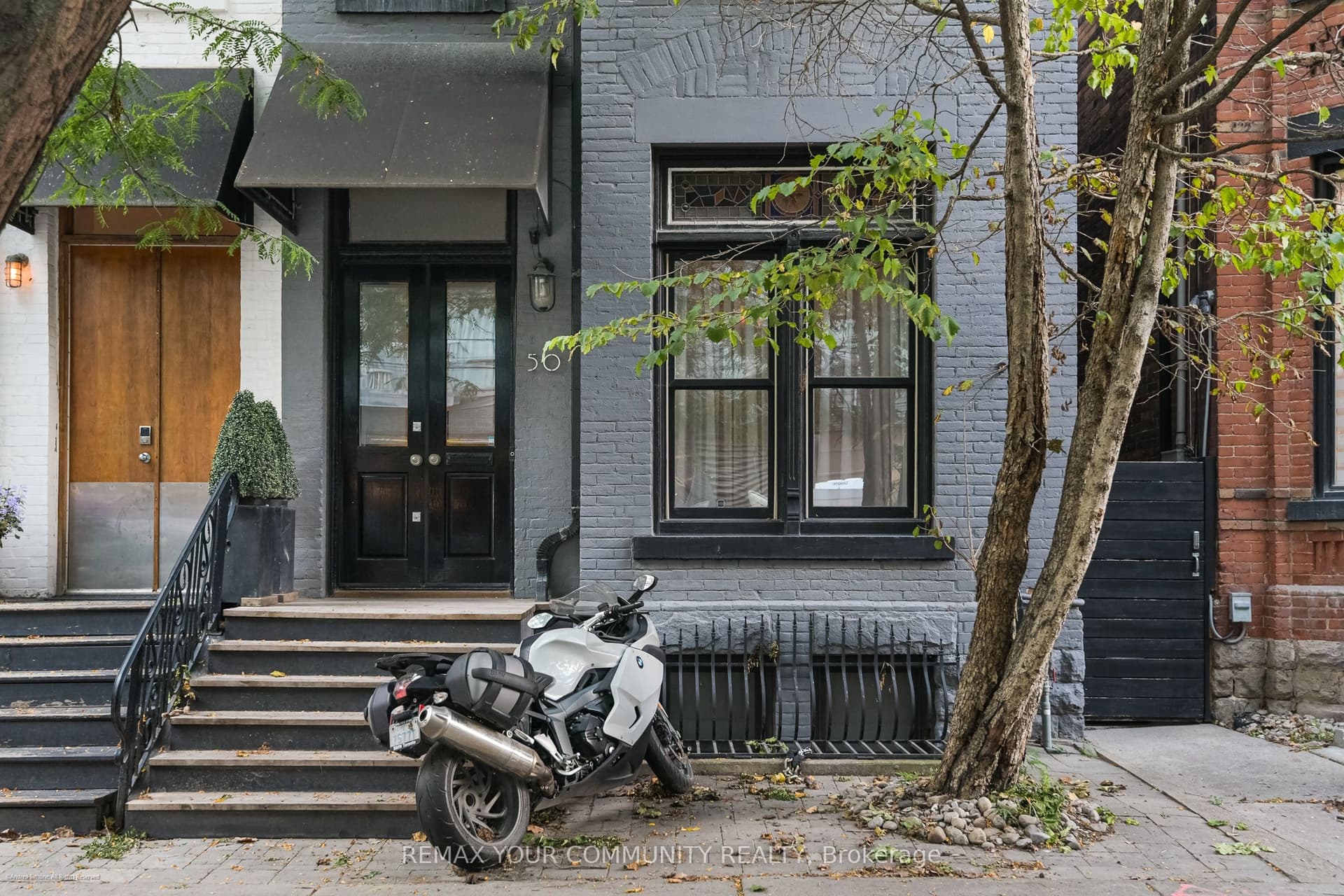 Stewart Street, Toronto C01, ON M5V 1H6