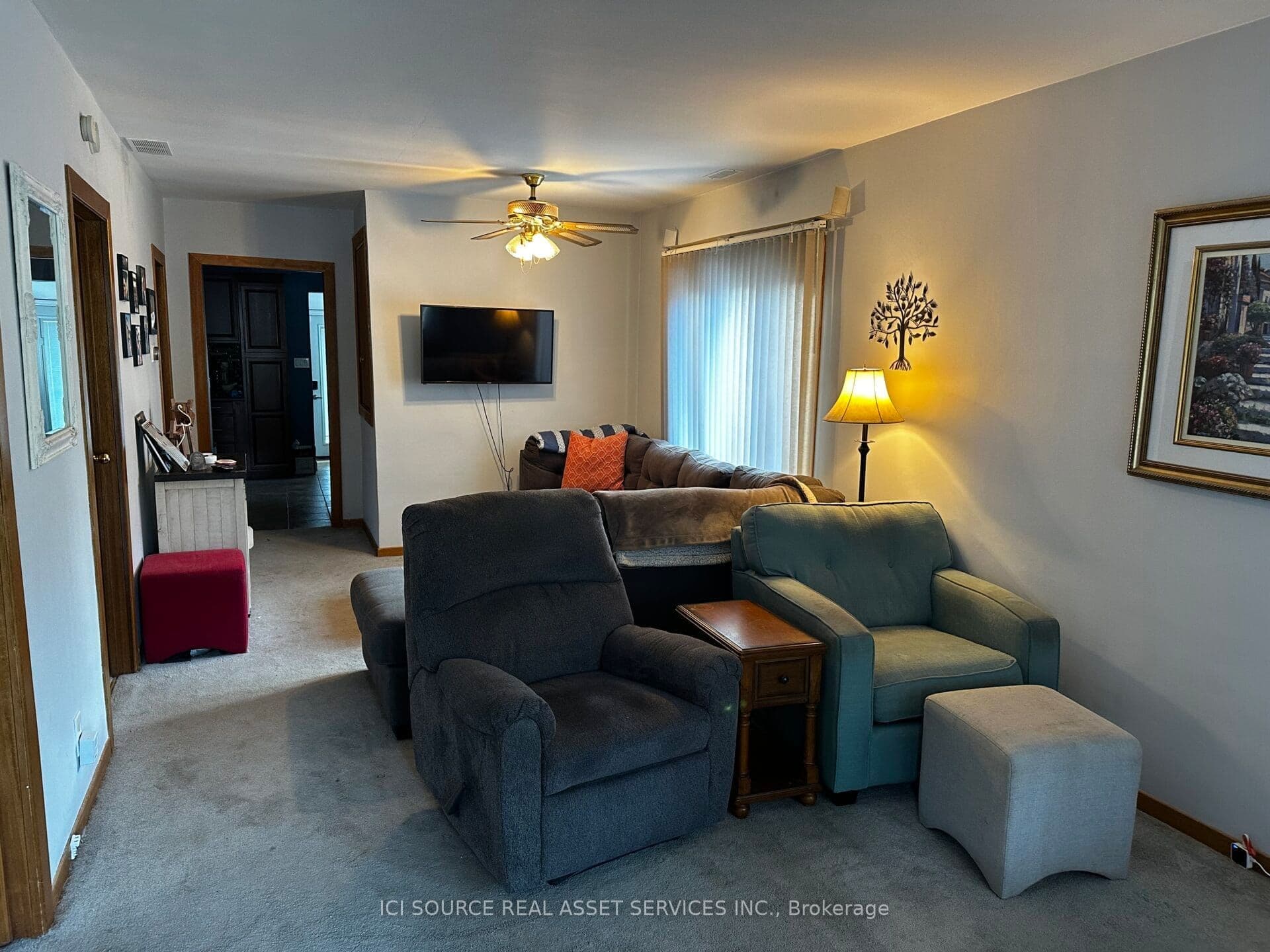 Lena Avenue Room 1, Windsor, ON N9C 3K3