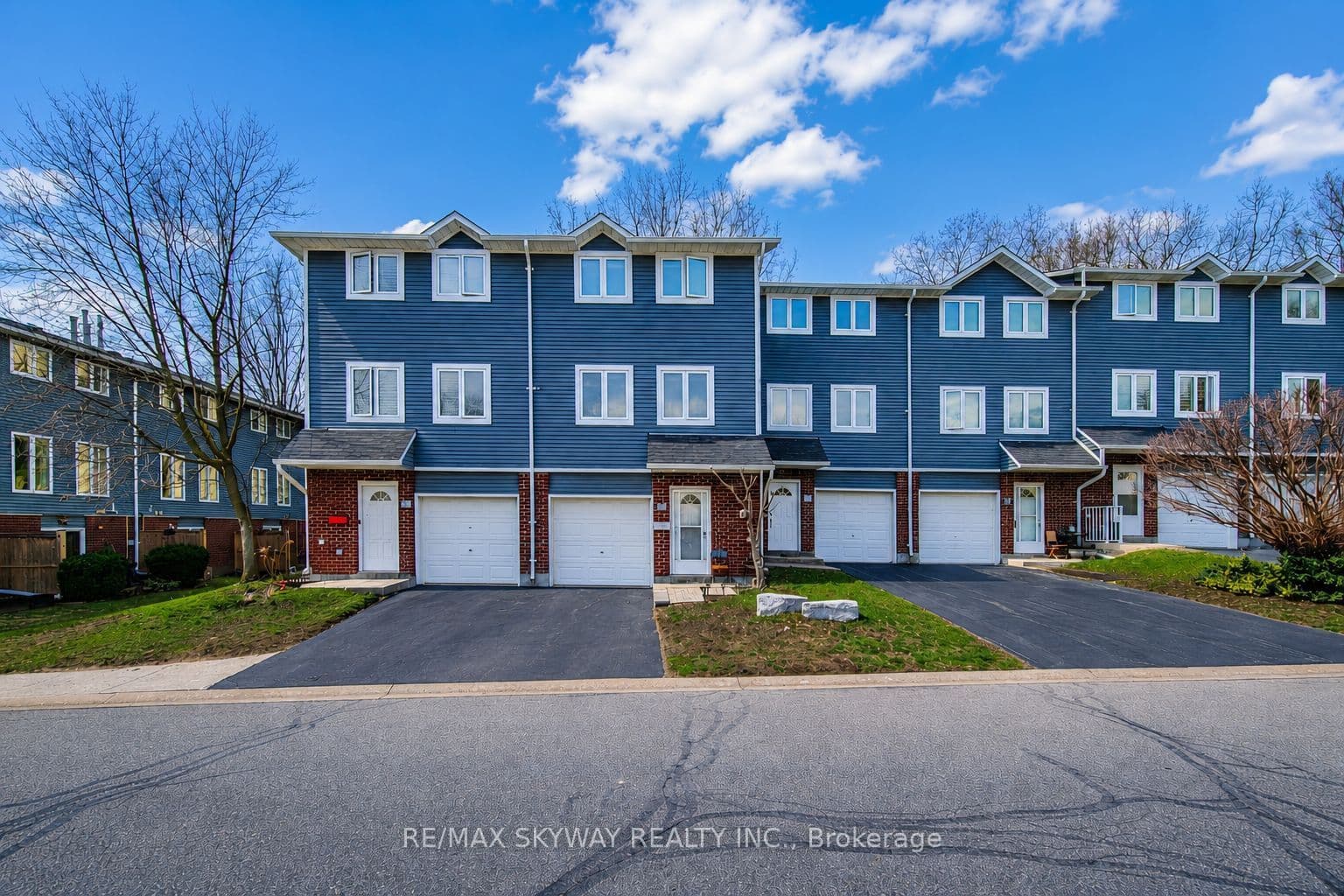 Harris Avenue B, Brantford, ON N3R 2E9