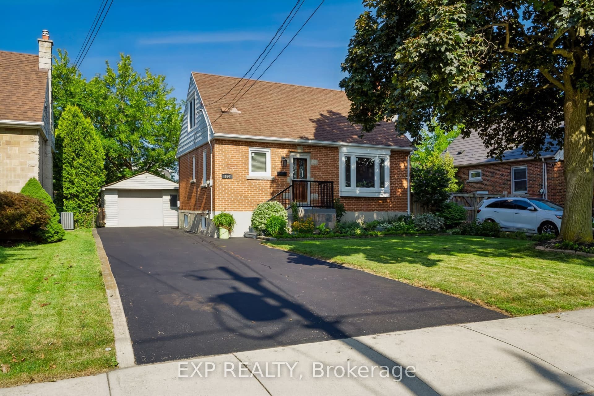 Charlotte Street, Hamilton, ON L8K 4V4
