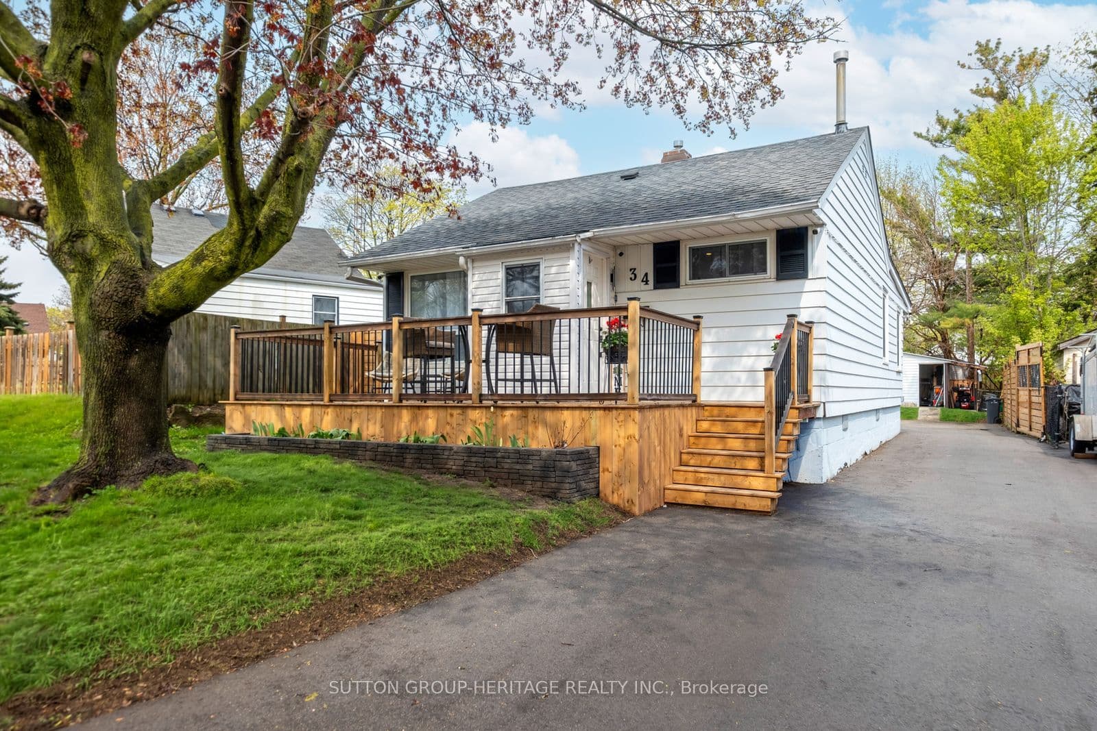 Maple Street, Ajax, ON L1S 1V7