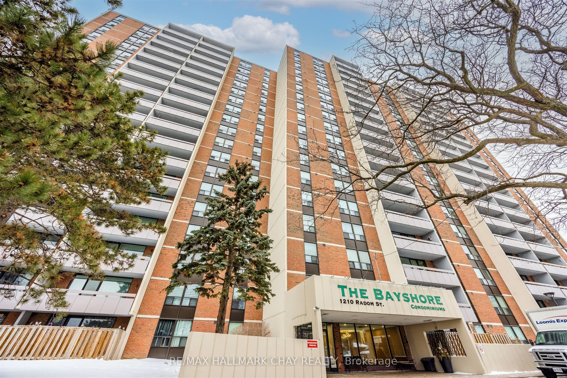 Radom Street 208, Pickering, ON L1W 2Z3