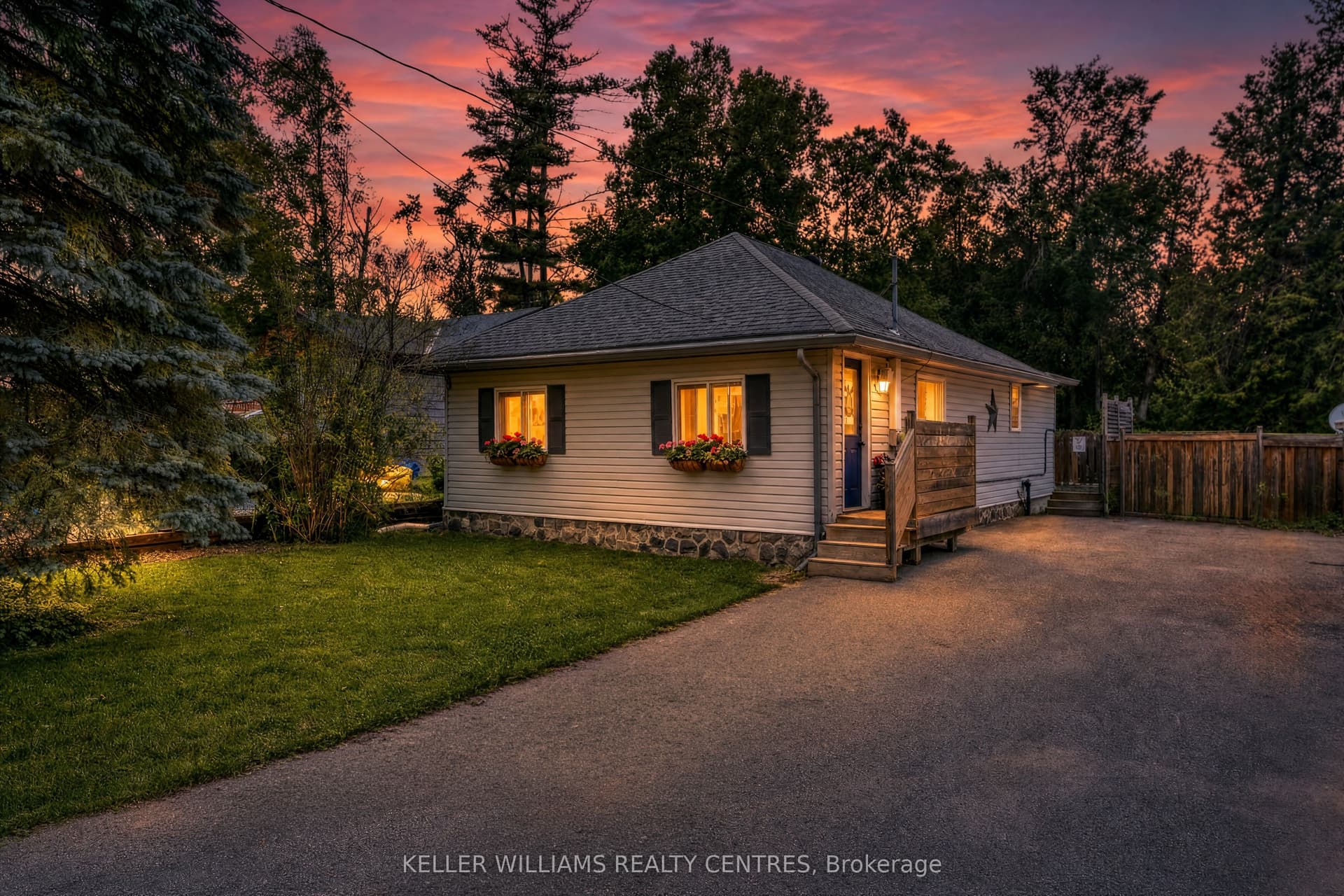 Stoney Point Road, Innisfil, ON L0L 1W0