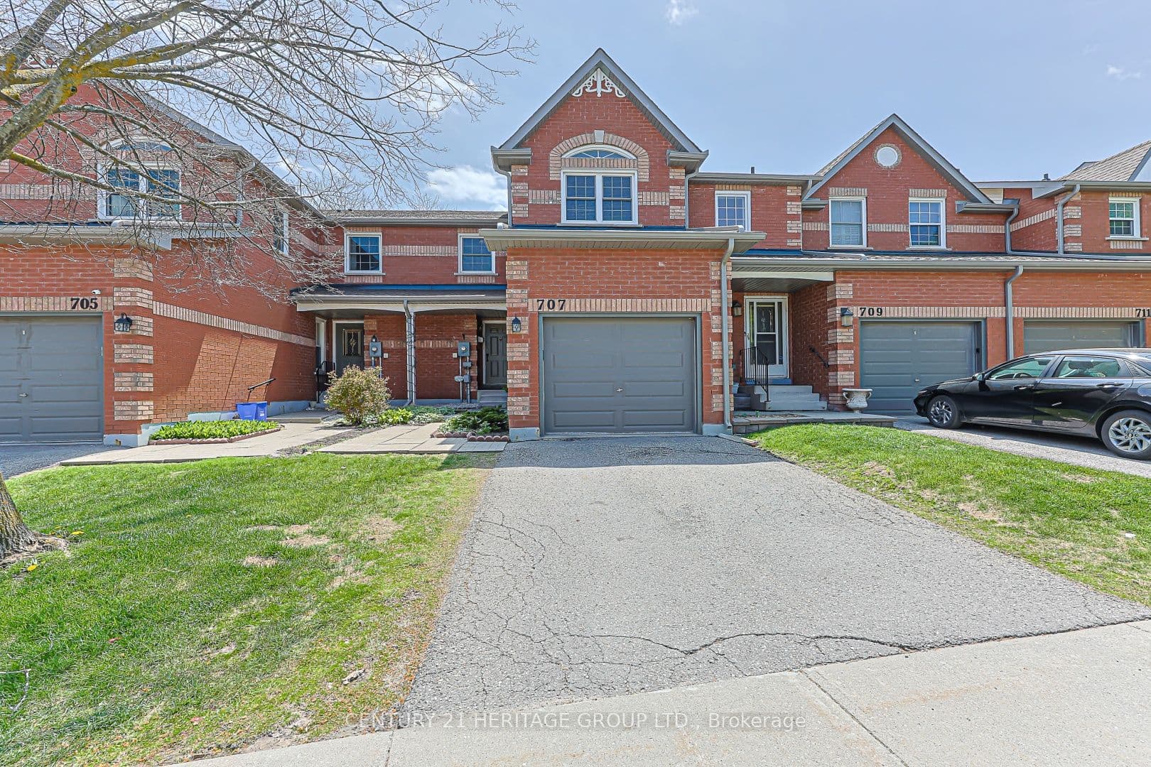 Caradonna Crescent, Newmarket, ON L3X 1W5