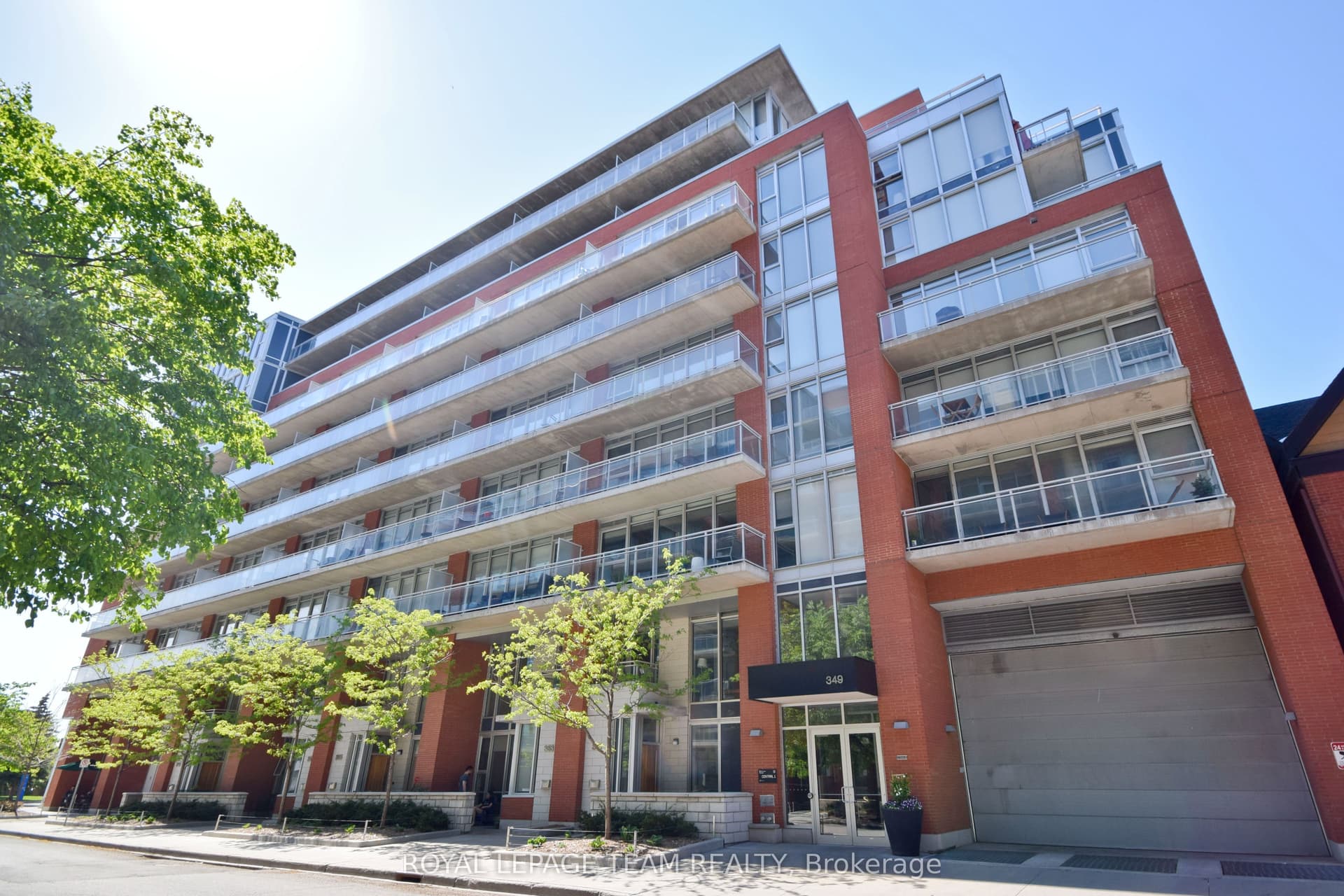 Mcleod Street 523, Ottawa Centre, ON K2P 0S1