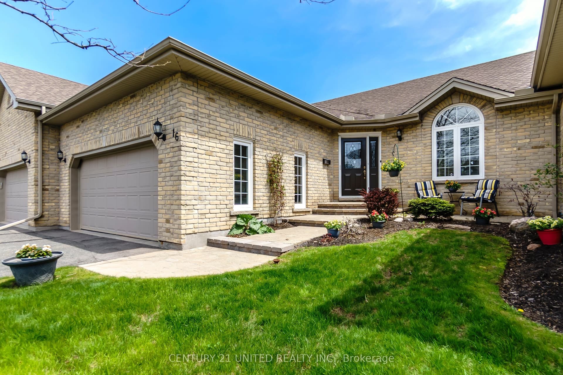 Carnegie Avenue 16, Peterborough, ON K9L 0B3