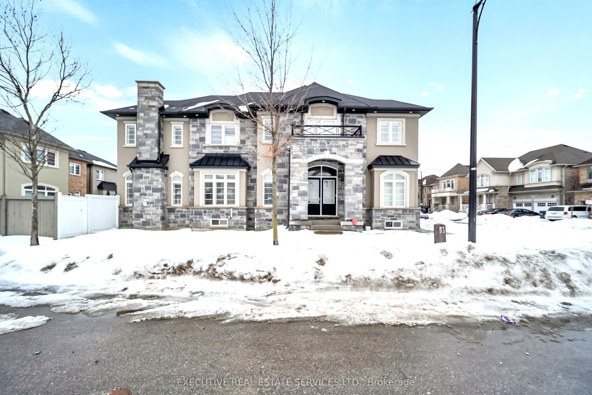Masken Circle, Brampton, ON L7A 4J2