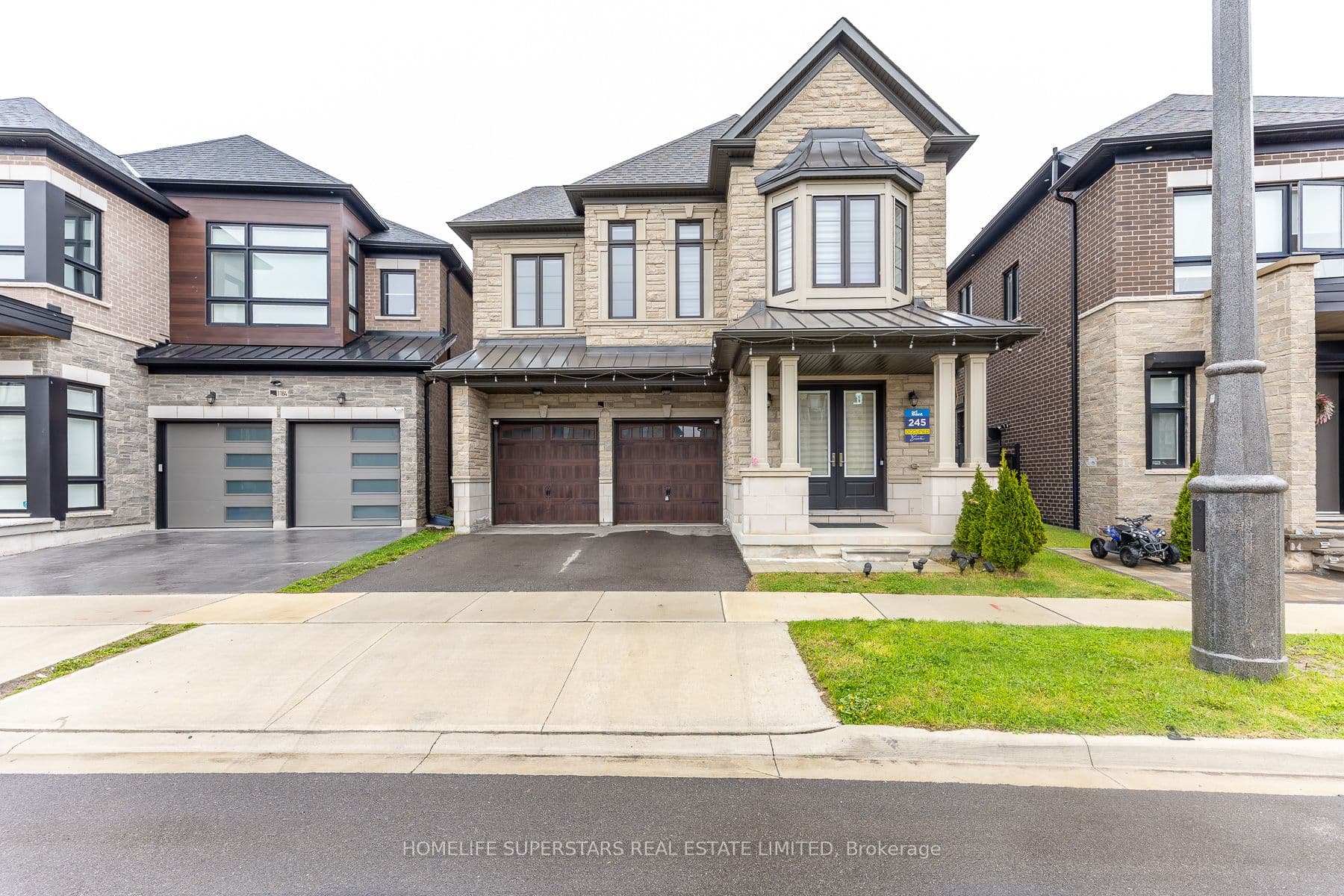 Stag Hollow N, Oakville, ON L6M 4G3