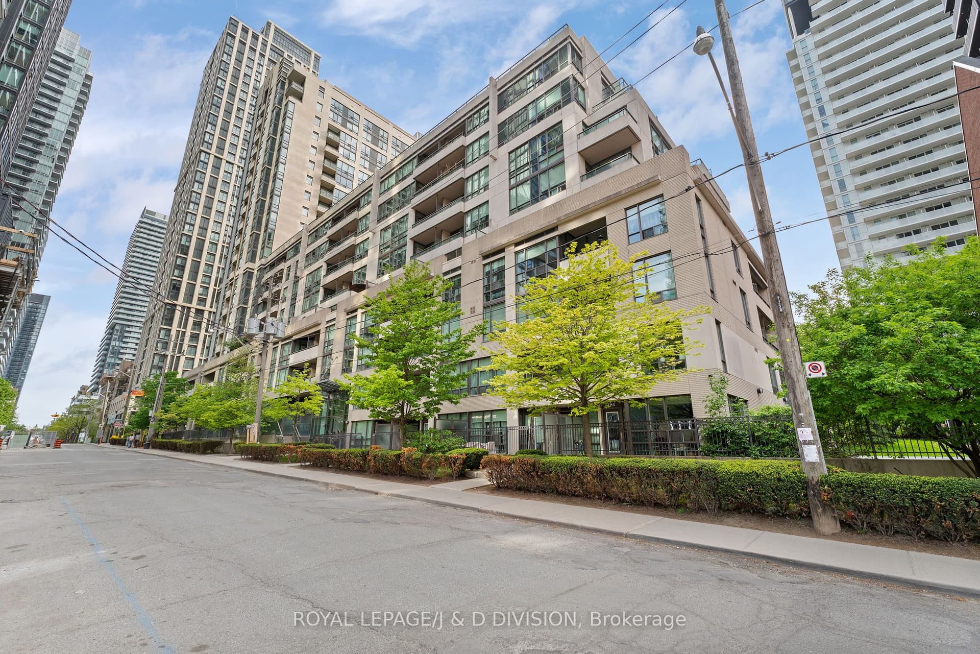 Redpath Avenue 805, Toronto C10, ON M4P 0A4