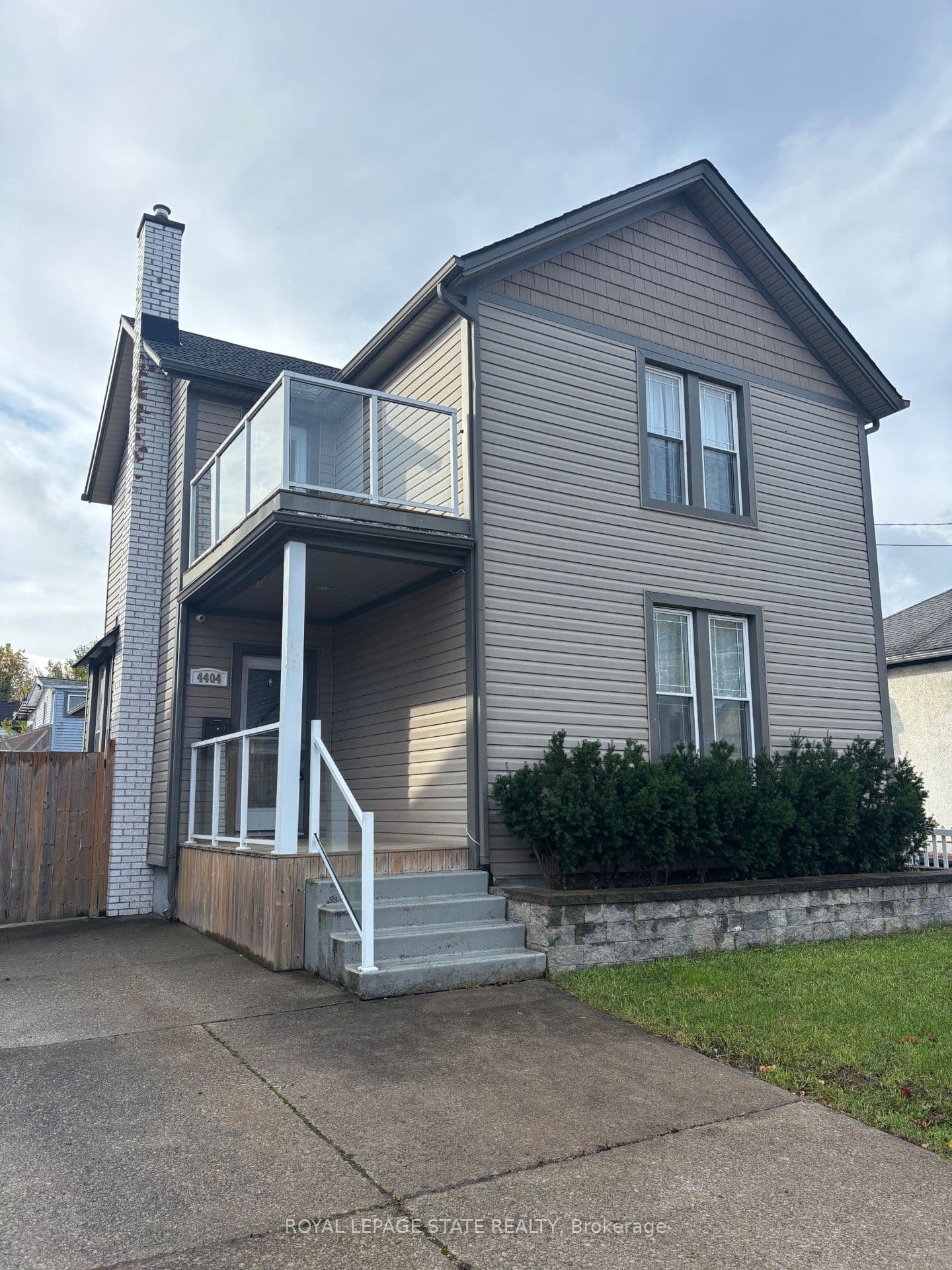 Morrison Street, Niagara Falls, ON L2E 2B3