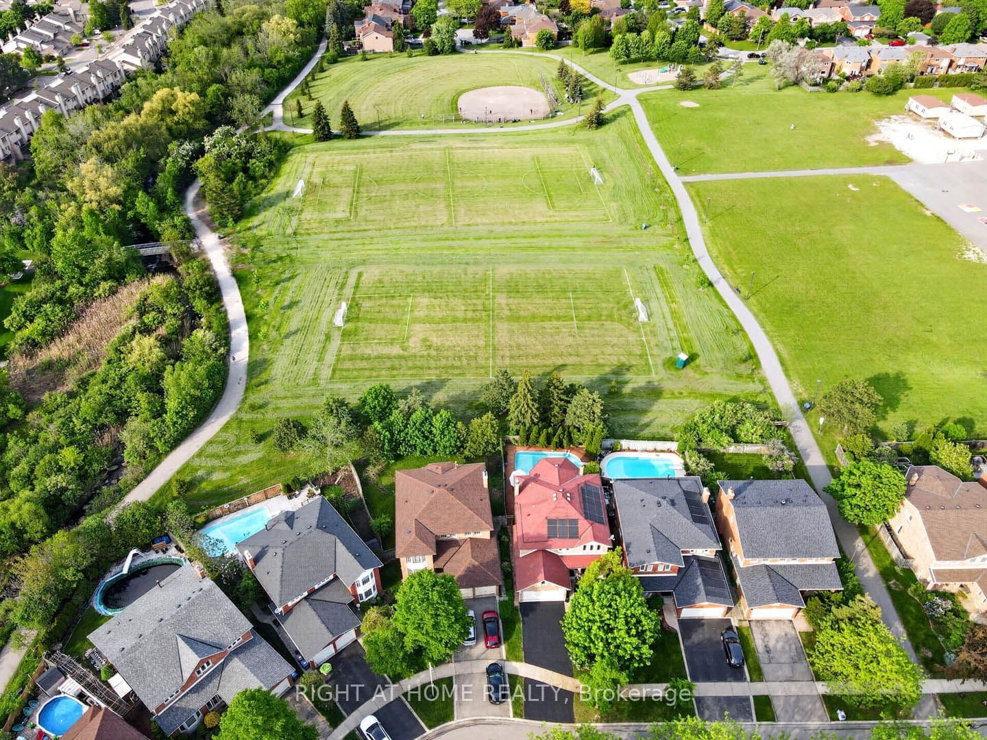 Phoenix Park Crescent, Mississauga, ON L5M 3E9