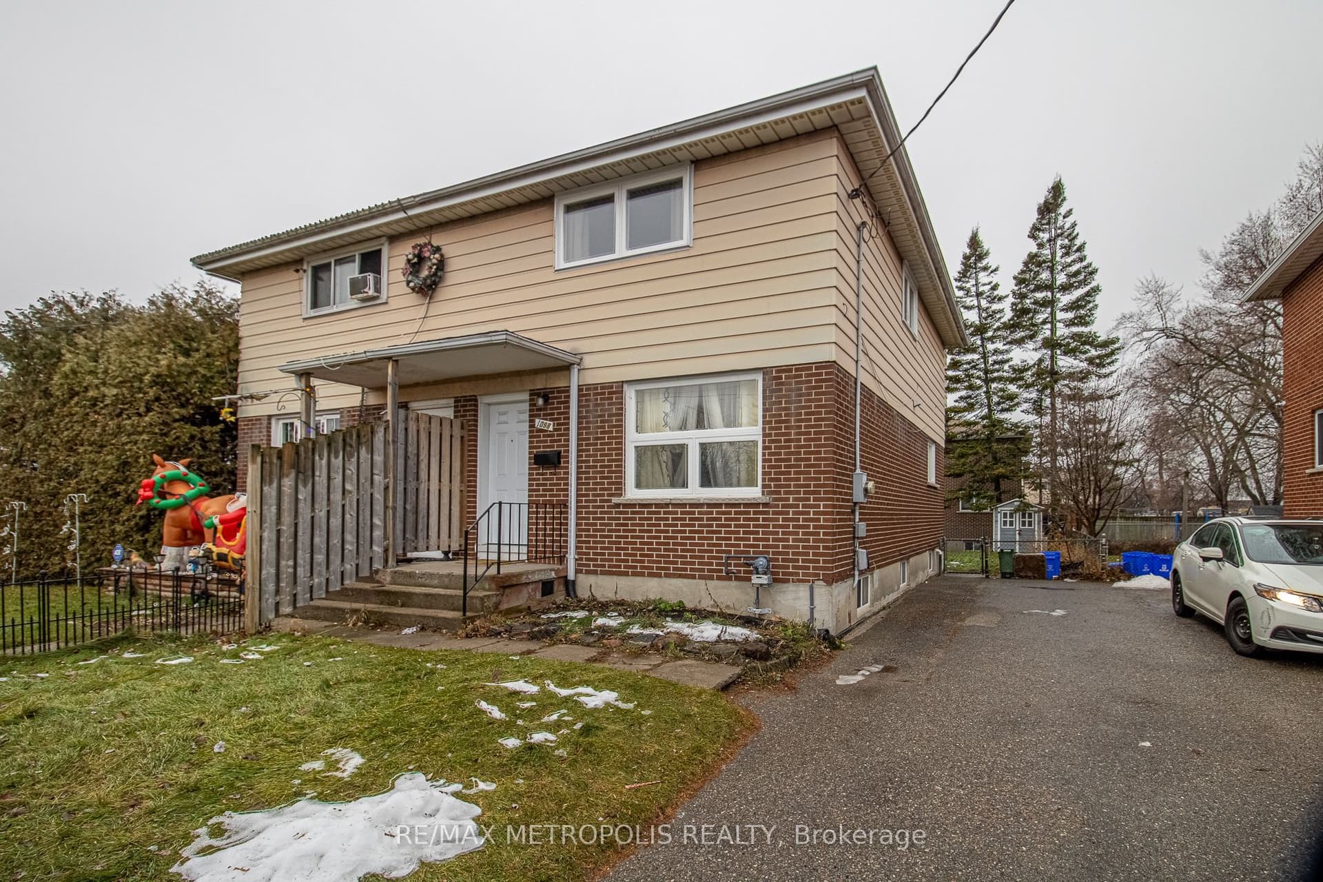 Cedar Street, Oshawa, ON L1J 3R9