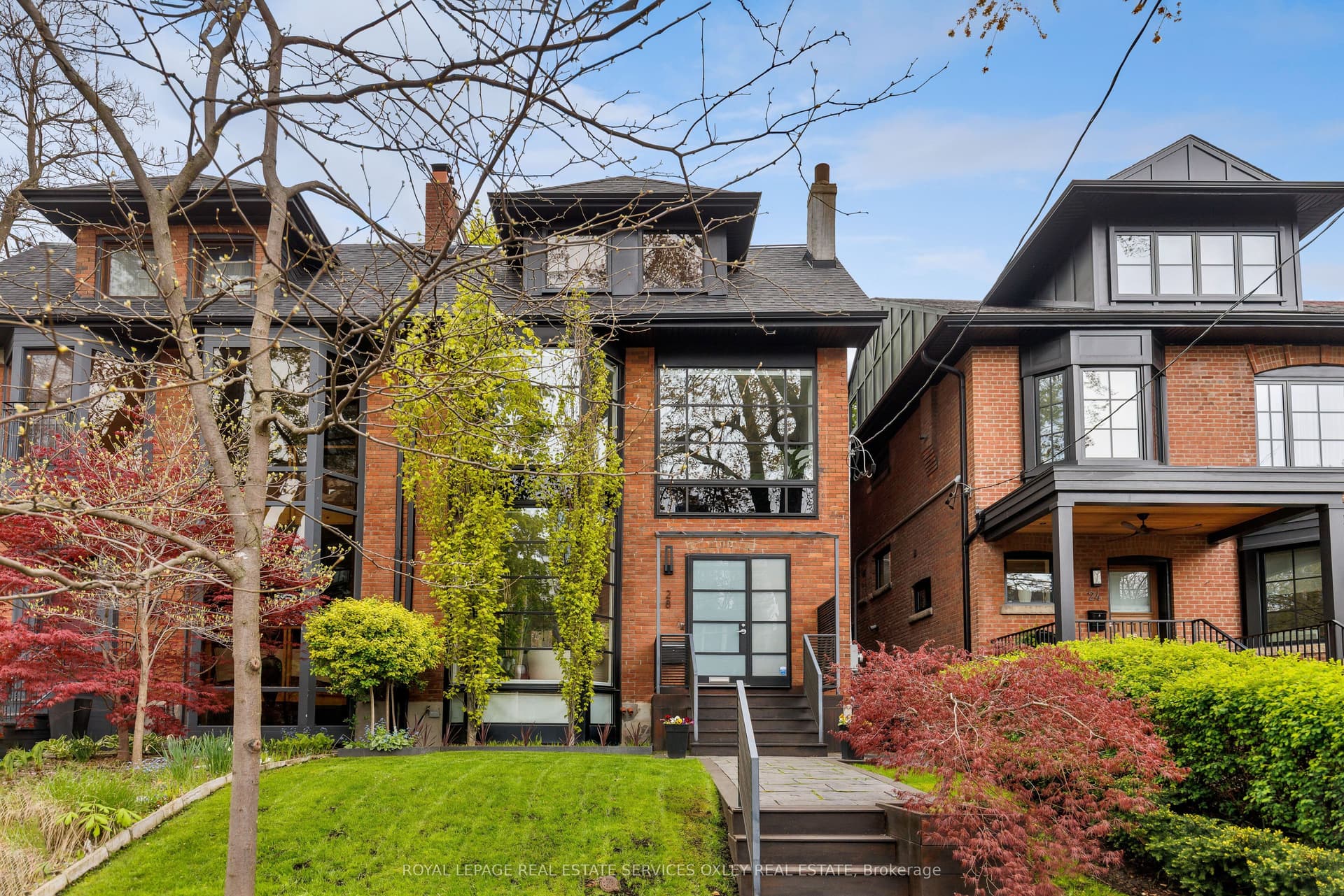 Roxborough Street W, Toronto C02, ON M5R 1T8