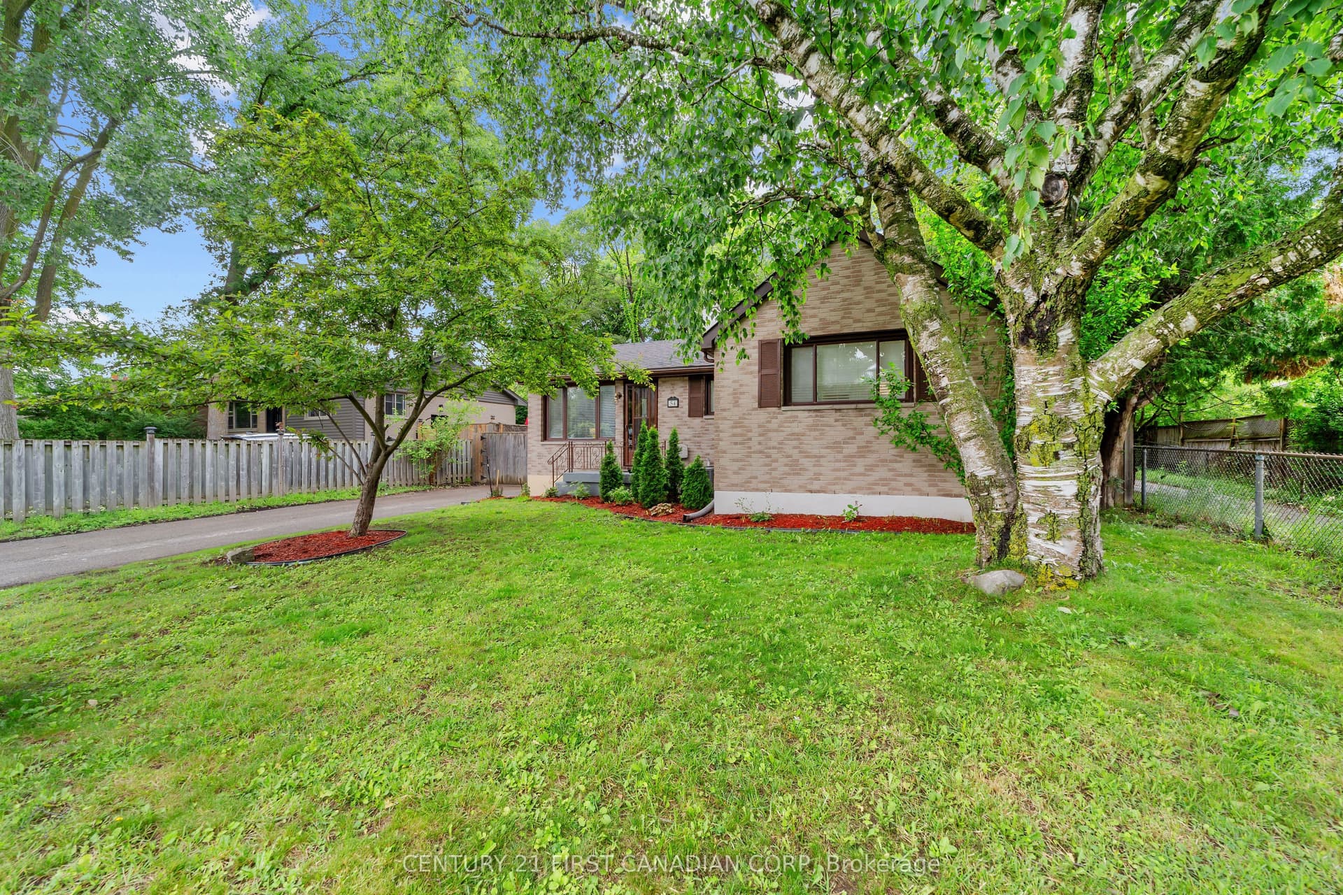 Manitoulin Drive, London East, ON N5W 1M4