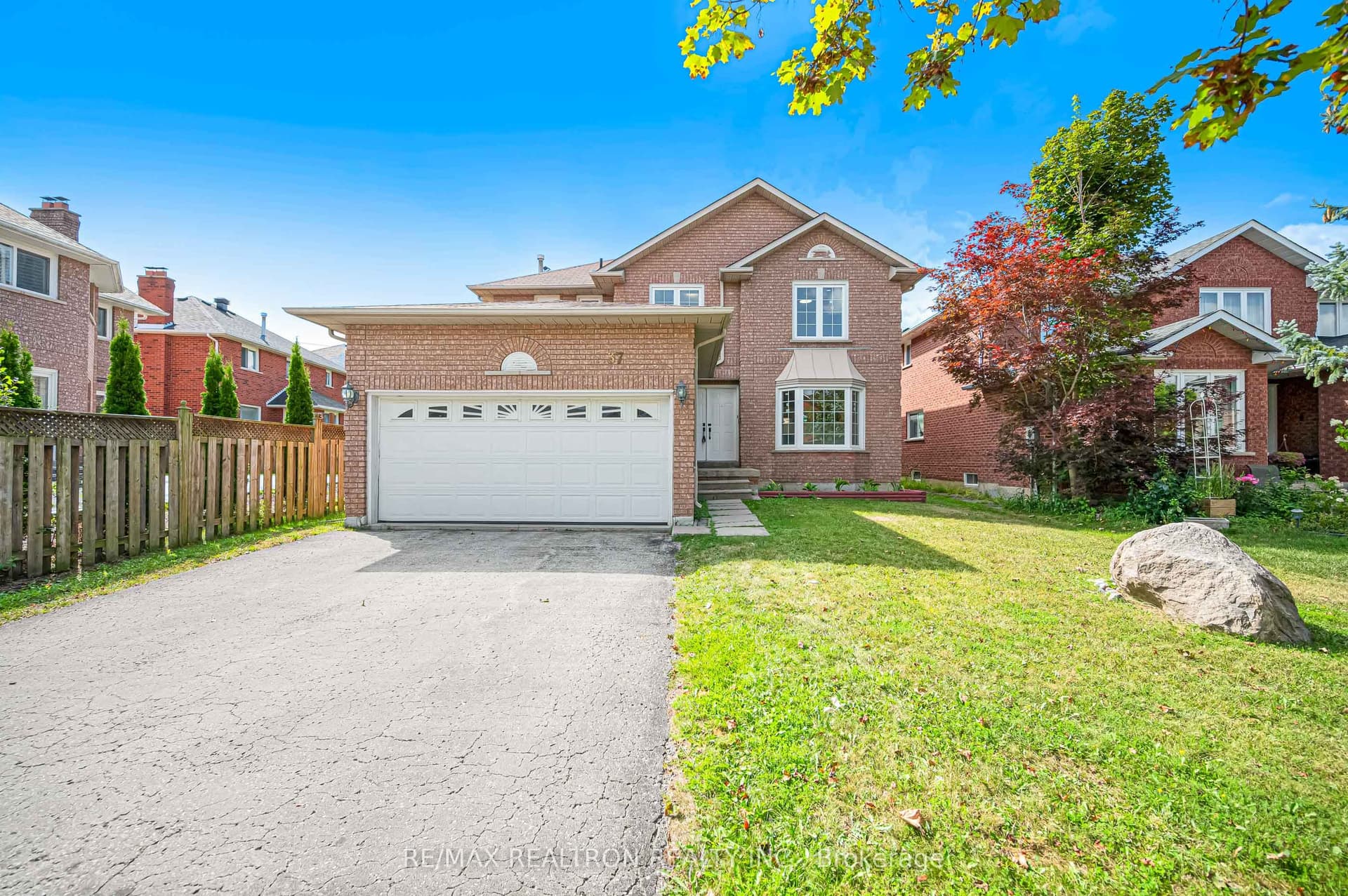 Dumaurier Crescent, Richmond Hill, ON L4S 1G6
