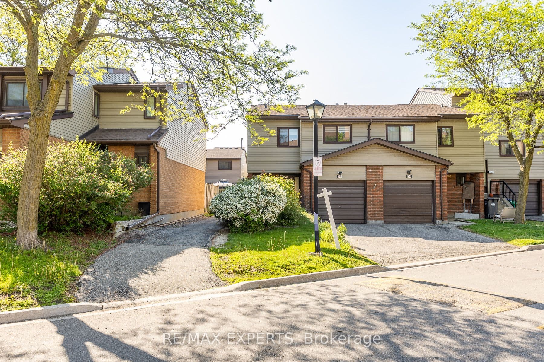 Carleton Place, Brampton, ON L6T 3Z4
