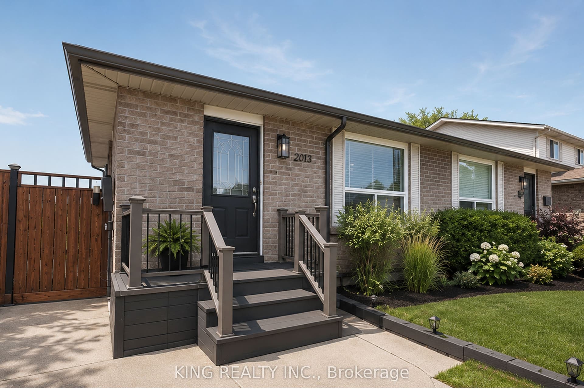 Carissa Avenue, Windsor, ON N8R 2J8