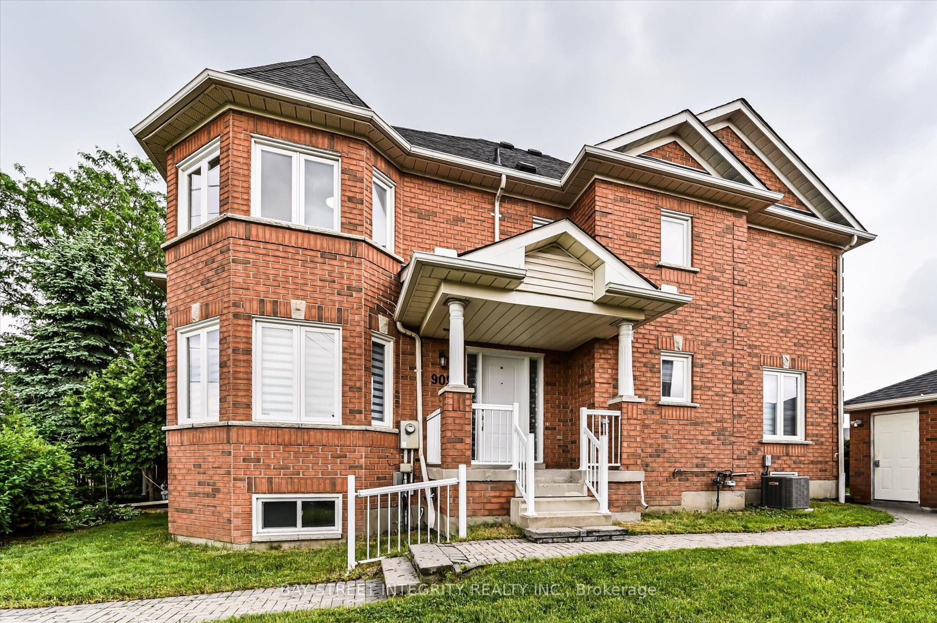 Dufferin Street N, Vaughan, ON L4K 5M3
