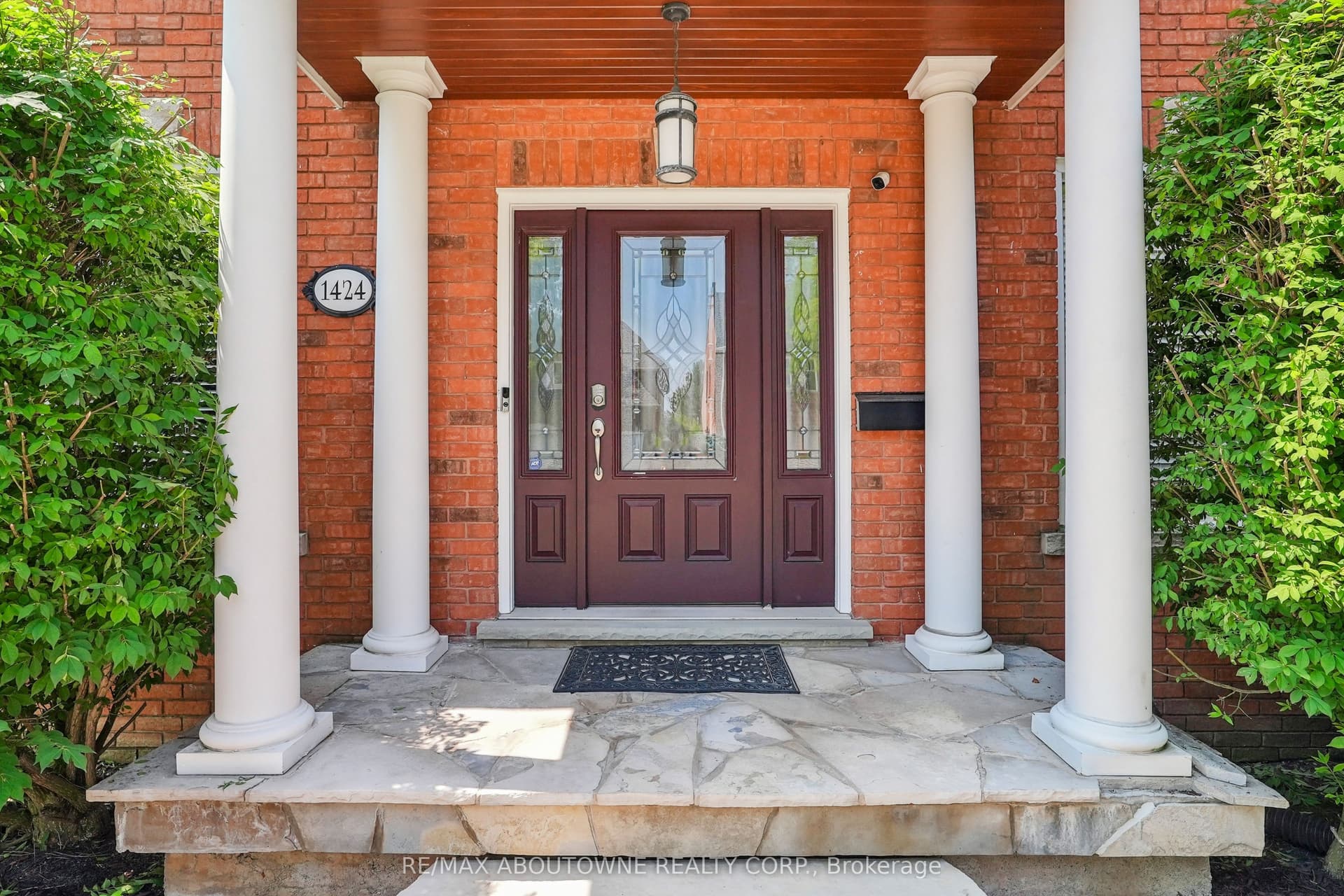 The Links Drive, Oakville, ON L6M 2N9